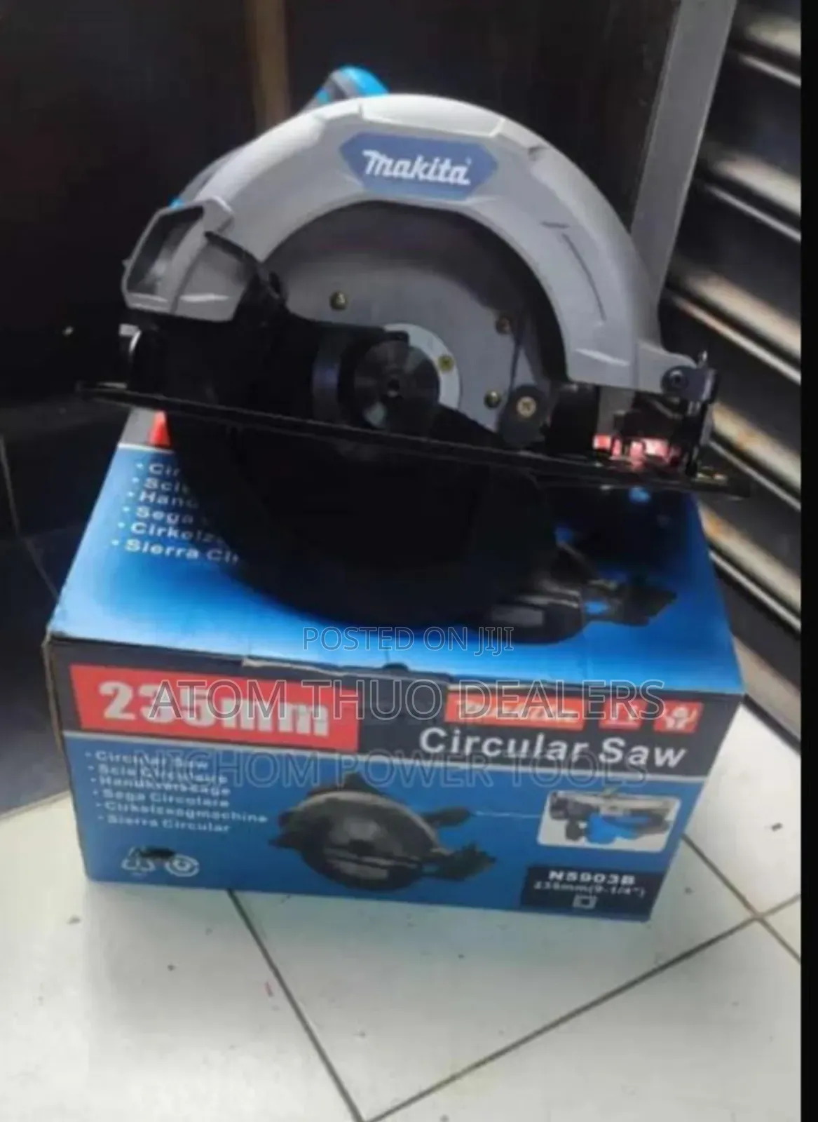 Makita 9 " Circular Saw With Blade
