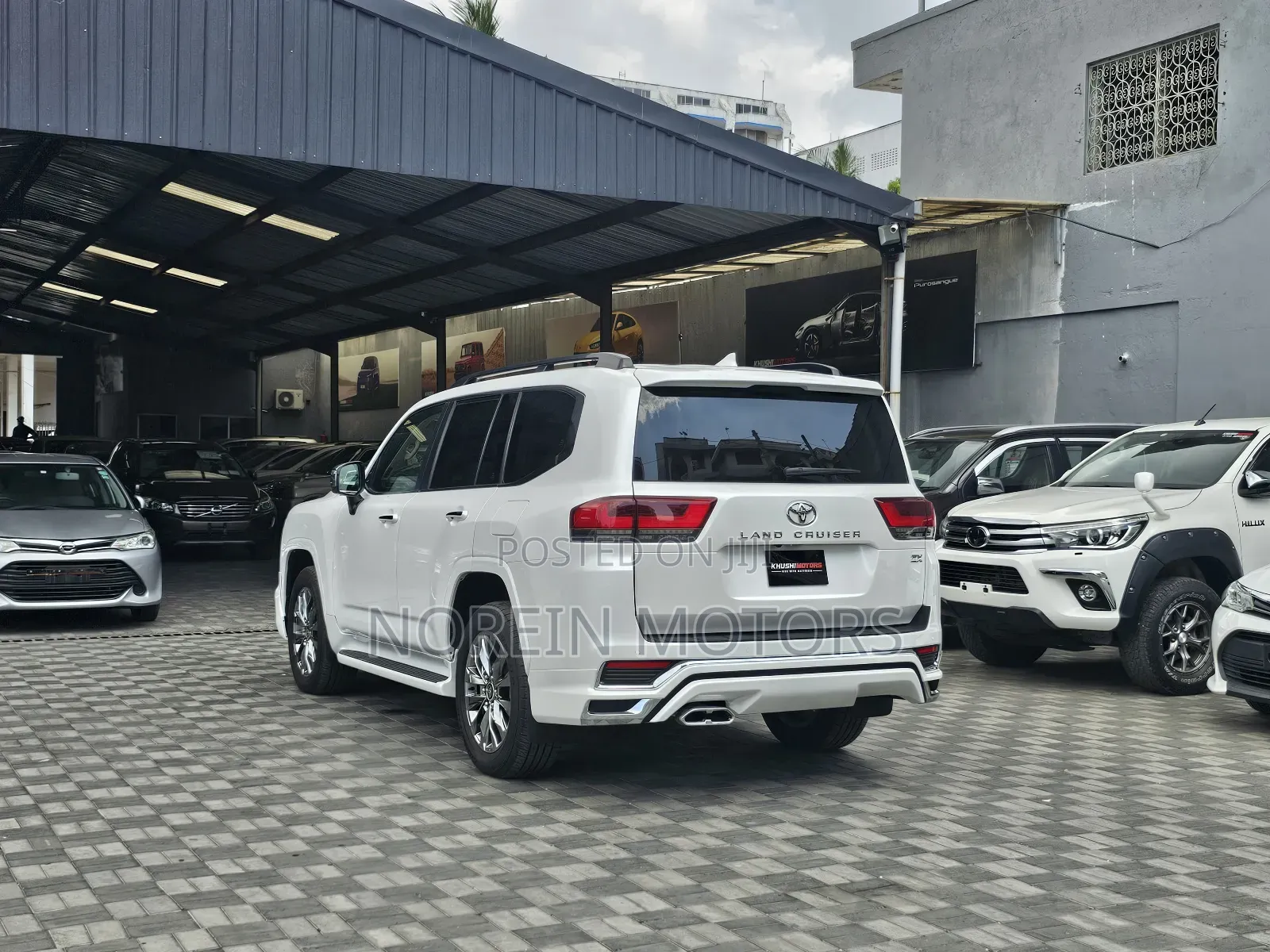 New Toyota Land Cruiser 2024 Off white