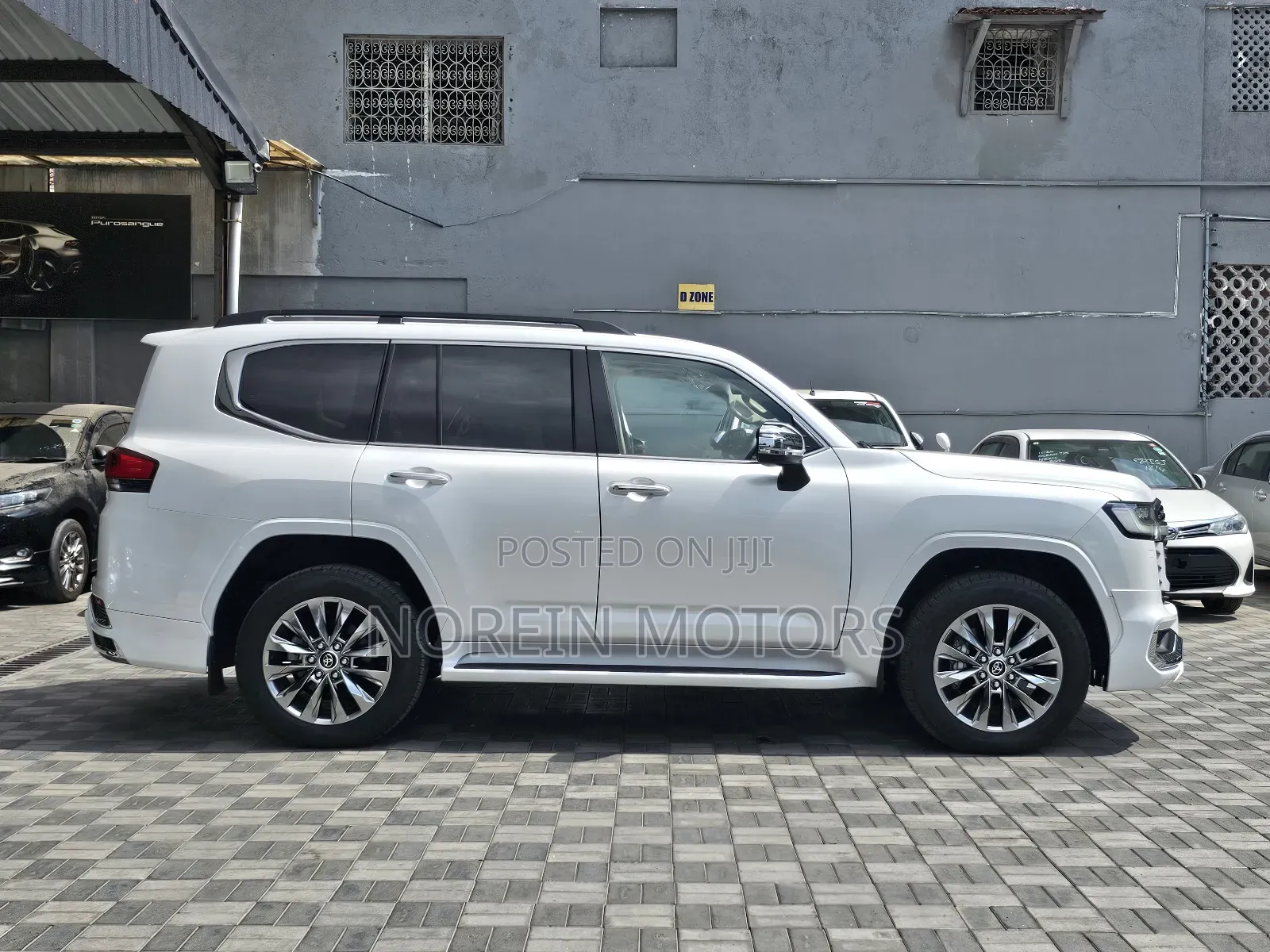 New Toyota Land Cruiser 2024 Off white