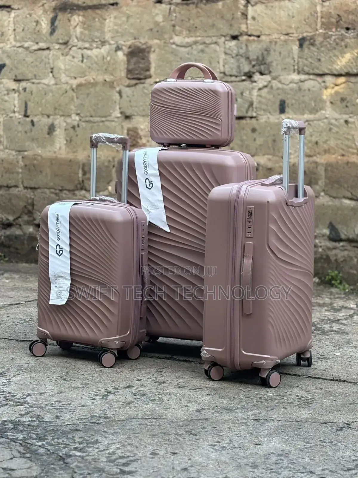 Suitcase Unbreakable 4 In1 Double Wheel