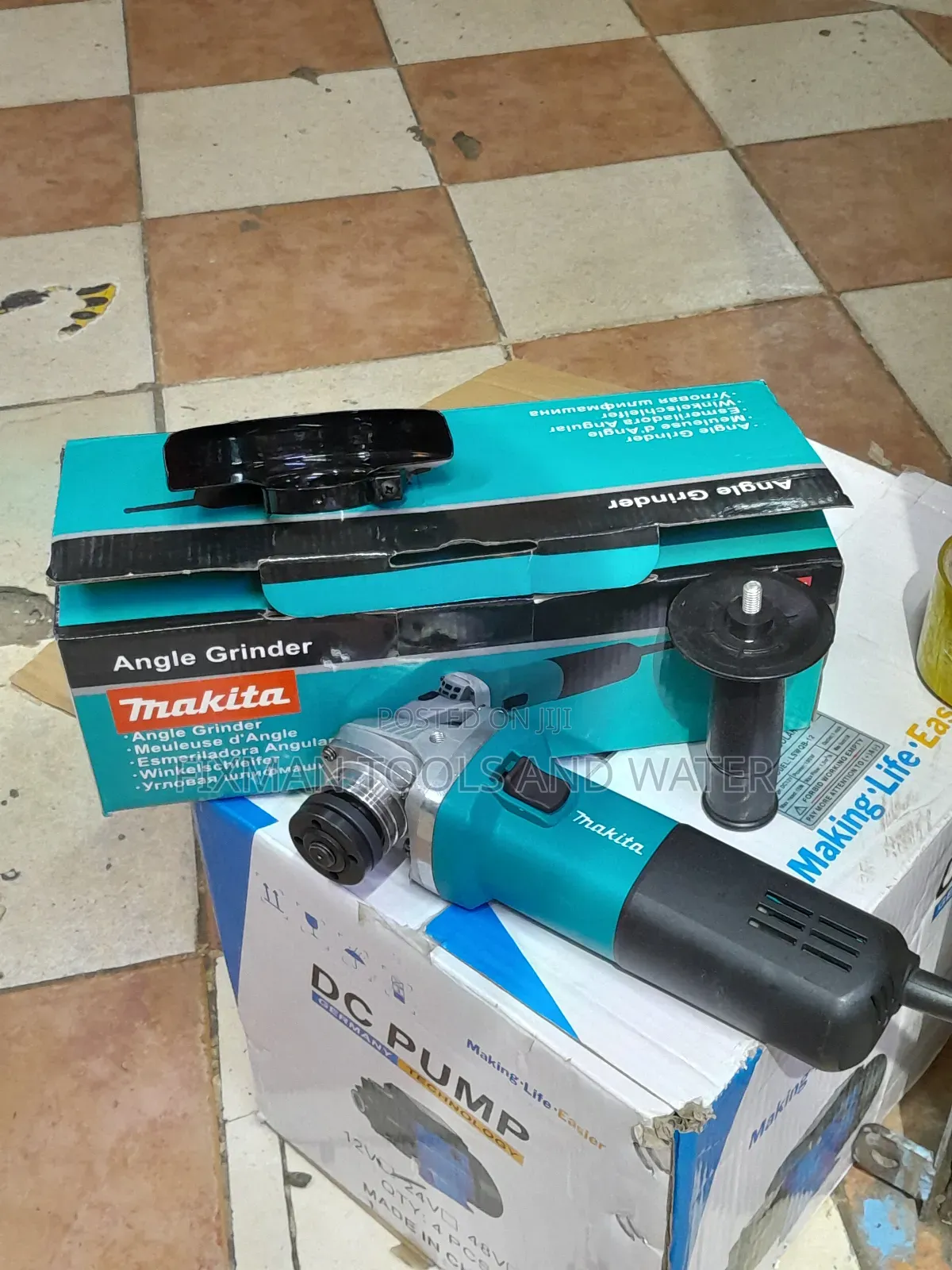 Makita Angle Grinder 4.5 Inches 840 Watts With Free Cutting Disc