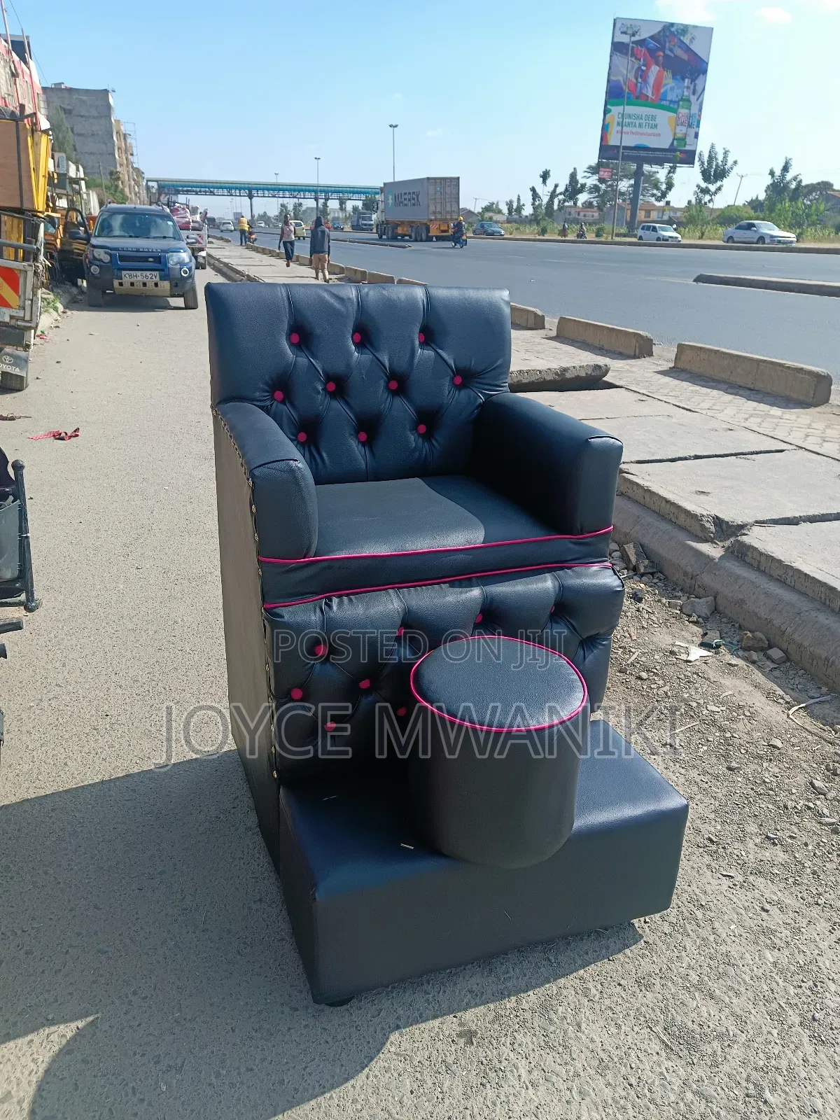 Pedicure Seat Single Black With a Pink Touch