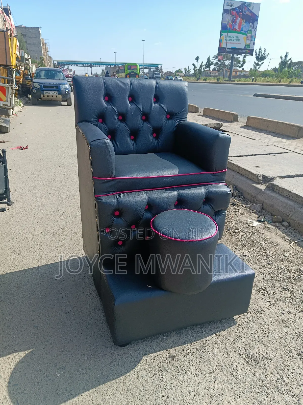 Pedicure Seat Single Black With a Pink Touch