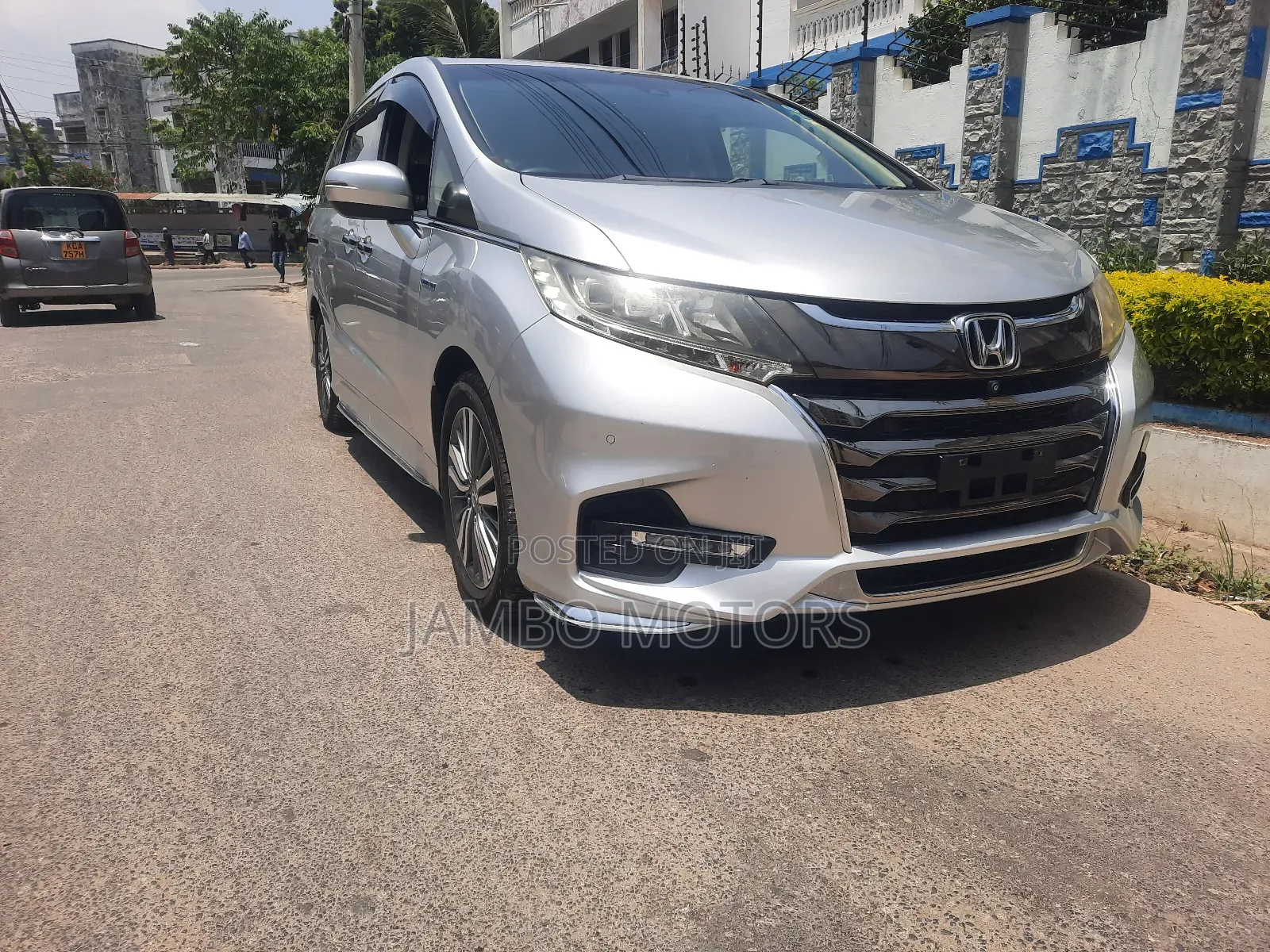 Honda Odyssey 2.0 Hybrid (8 seater) 2018 Silver