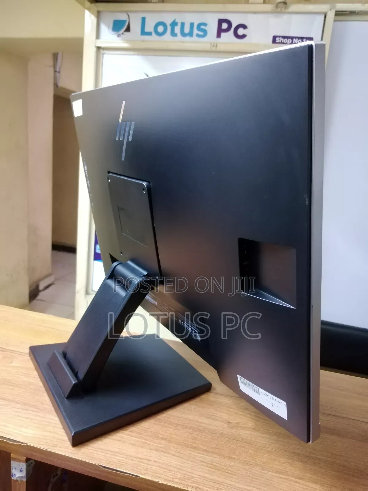 Edge to Edge Monitor E243i