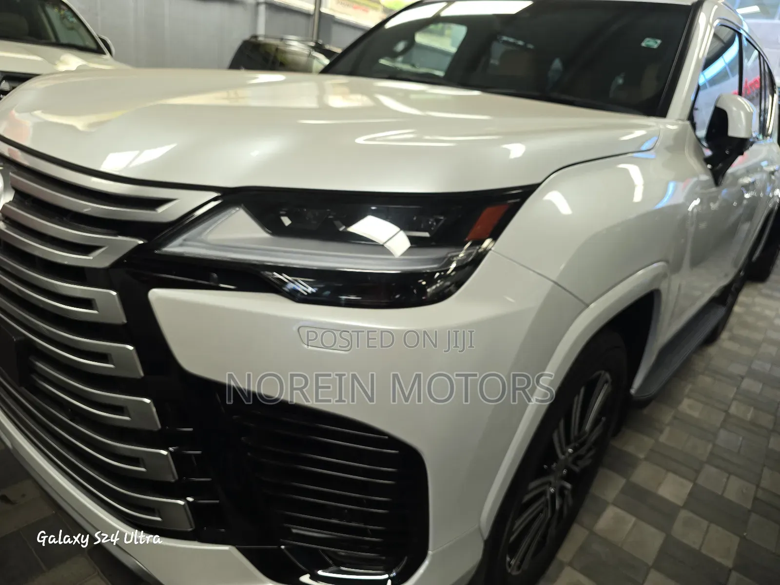 New Lexus LX 2024 Off white