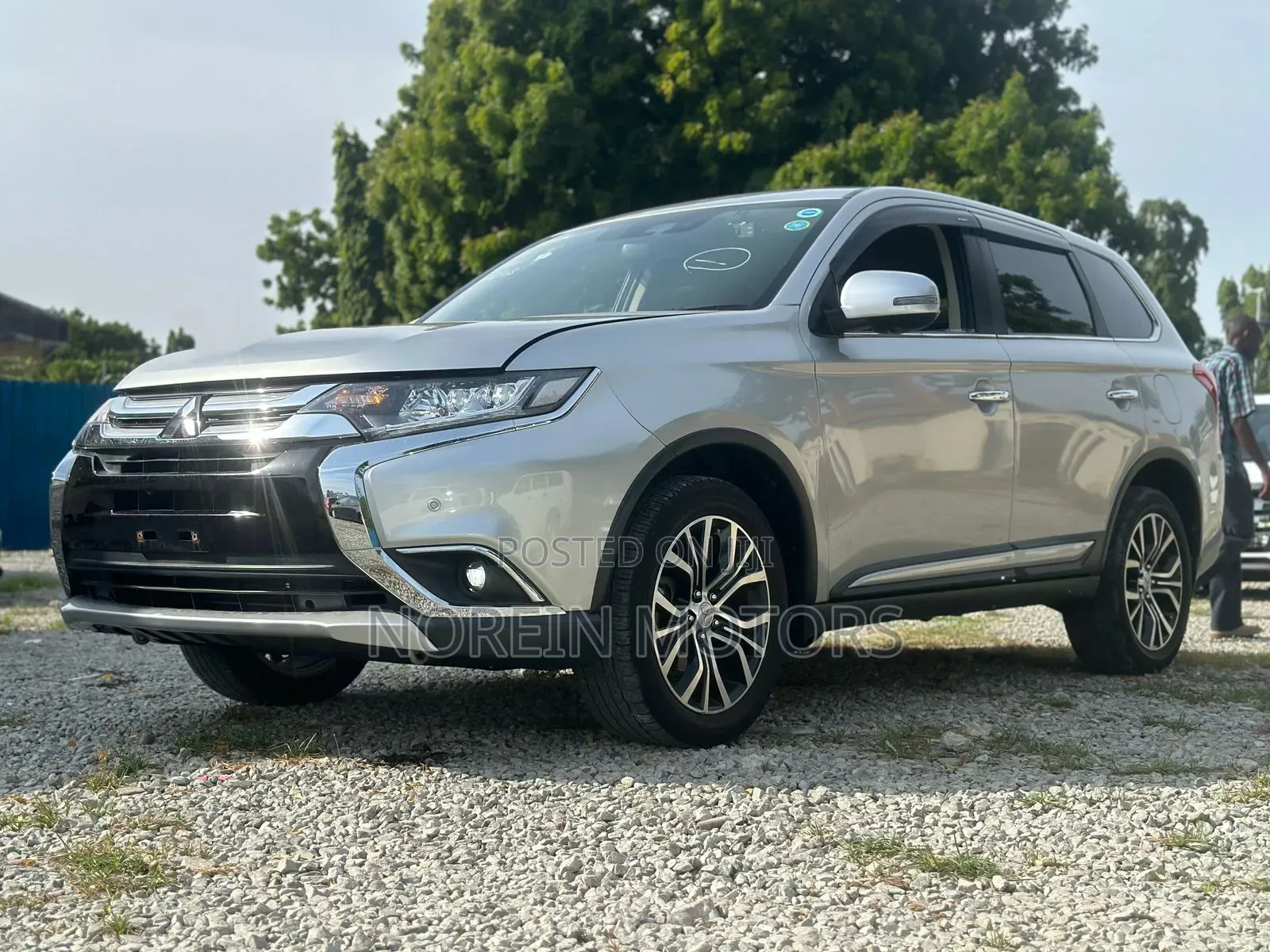 Mitsubishi Outlander 2018 Gold