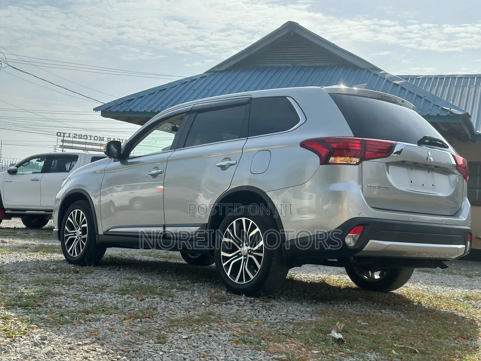 Mitsubishi Outlander 2018 Gold