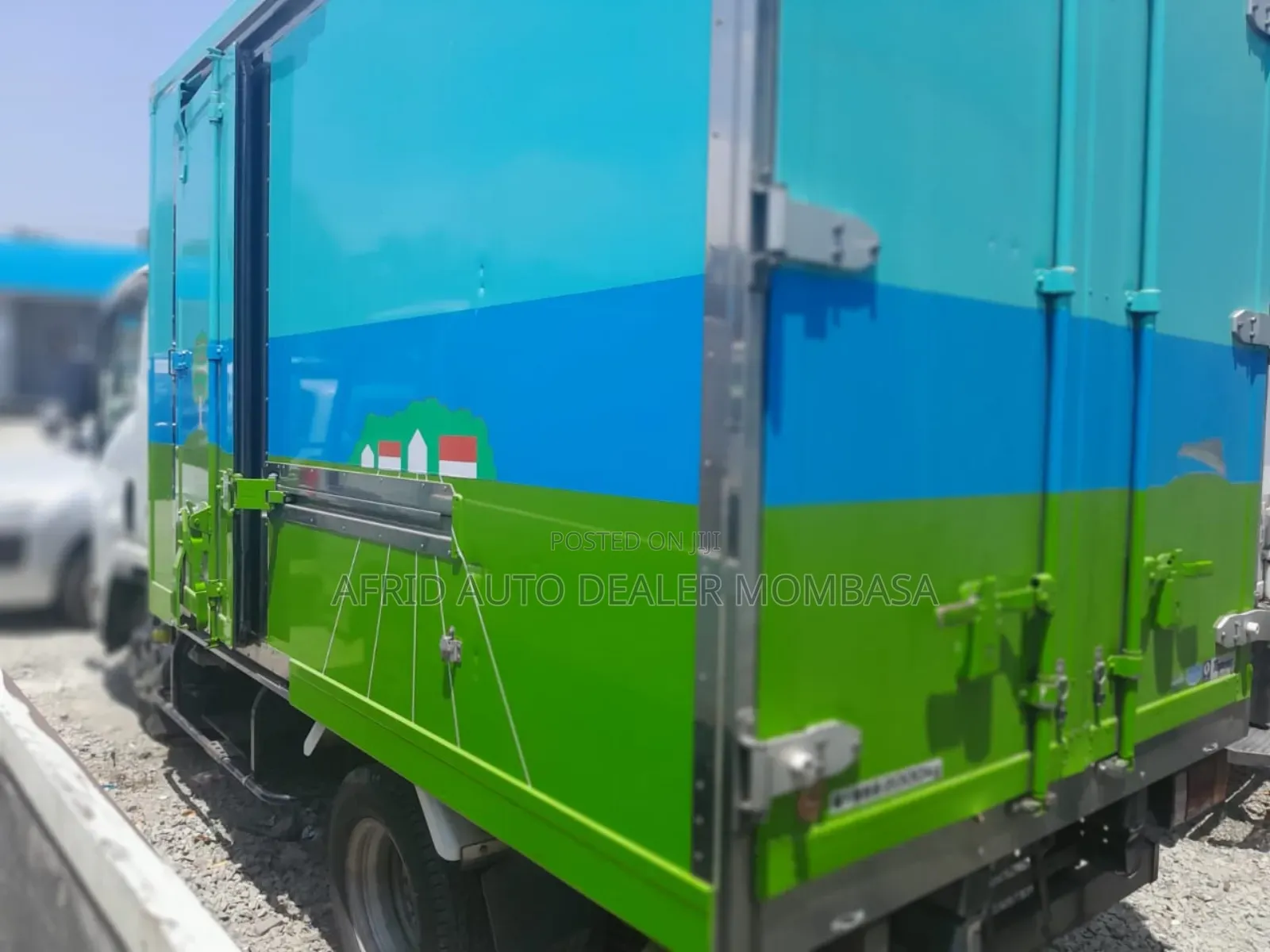 Isuzu Elf Freezer Body 3tonnes