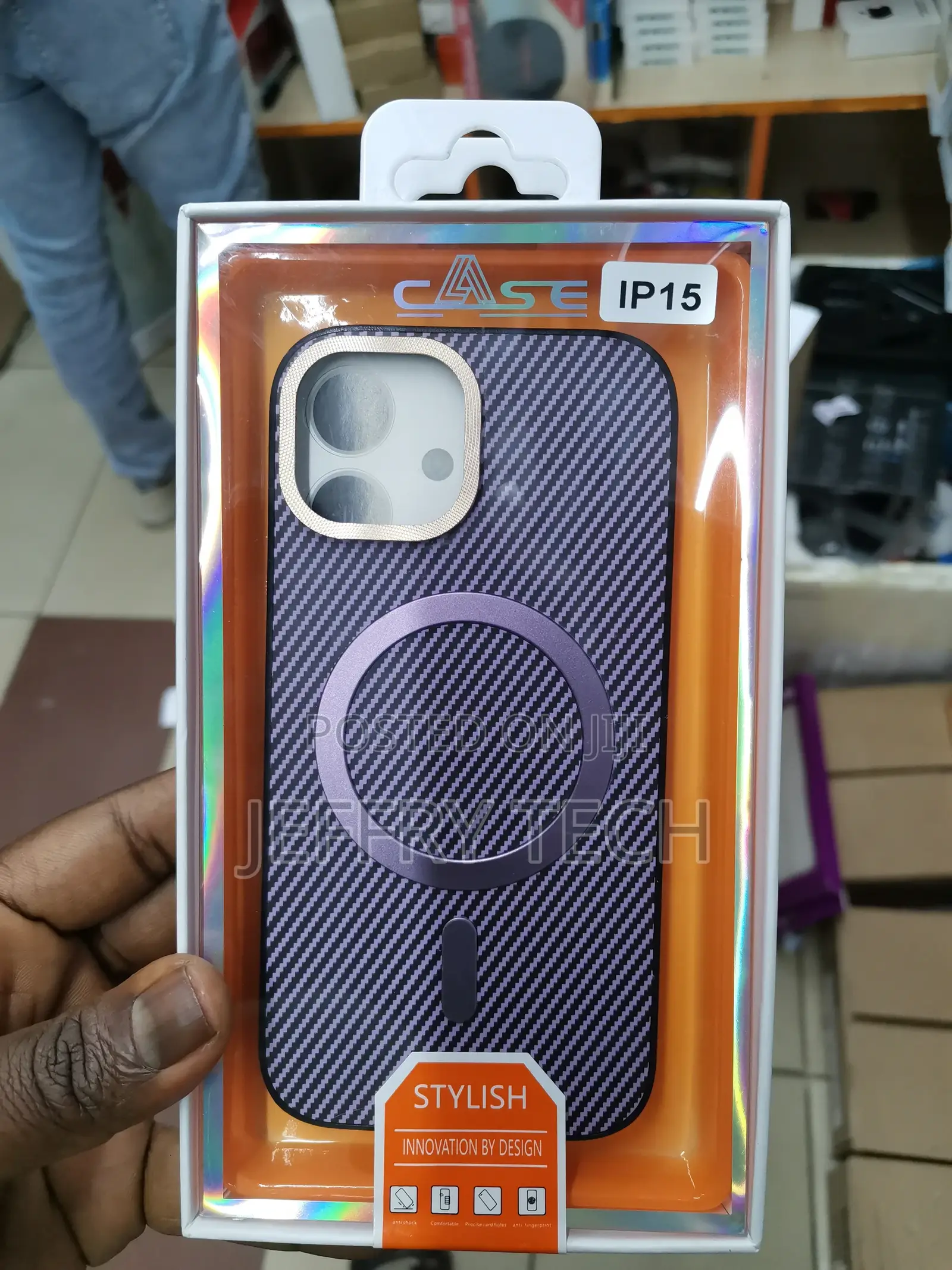 iPhone 15 Magnetic Carbon Fiber Texture Cover - Carbon