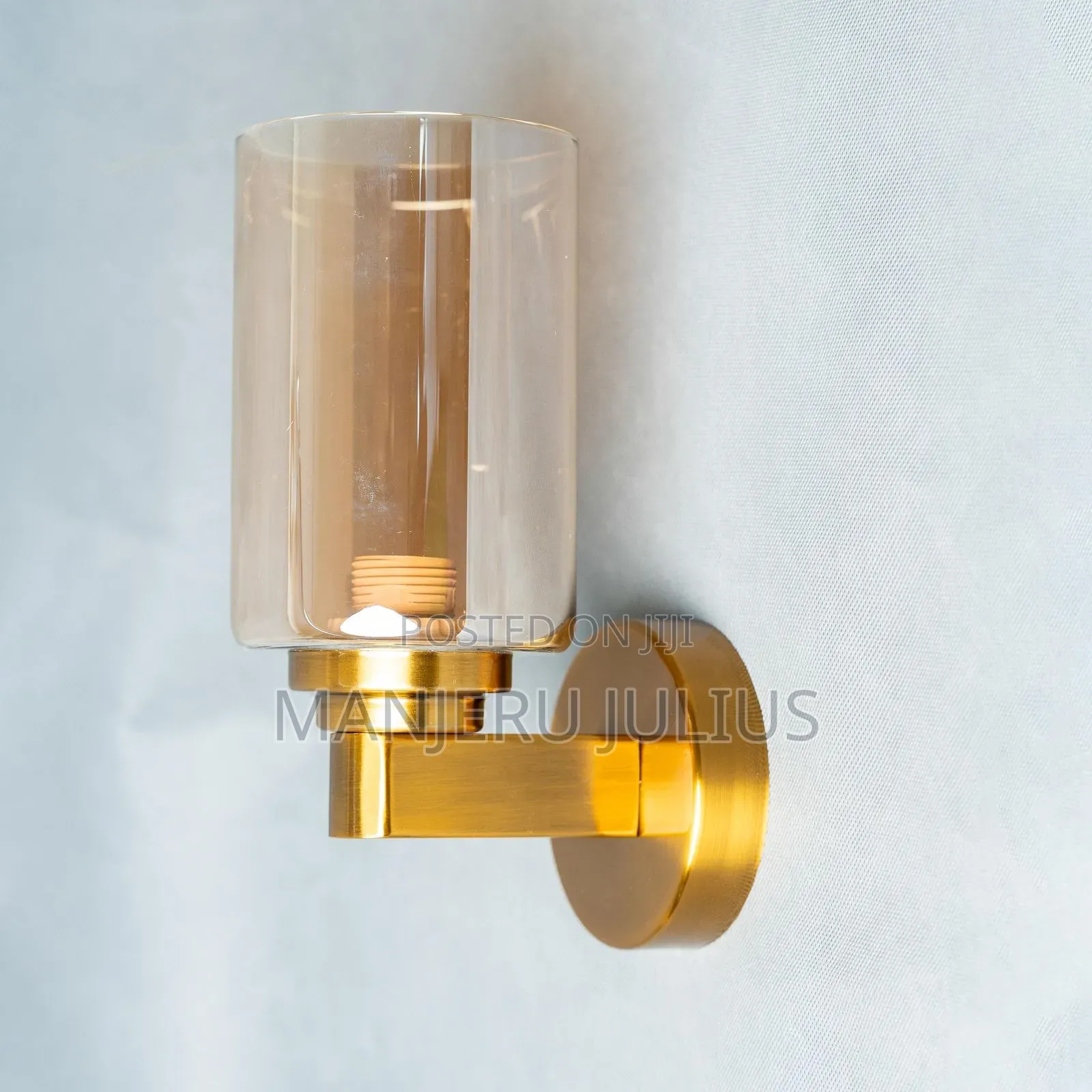 Classic Golden Wall Bracket