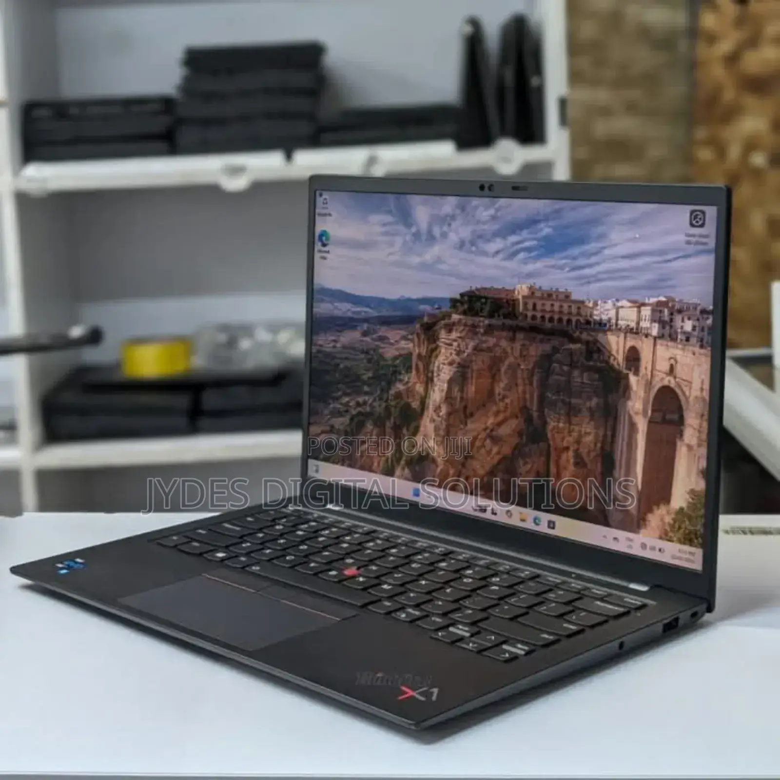 Laptop Lenovo ThinkPad X1 Carbon Gen11 16GB Intel Core I7 SSD 512GB