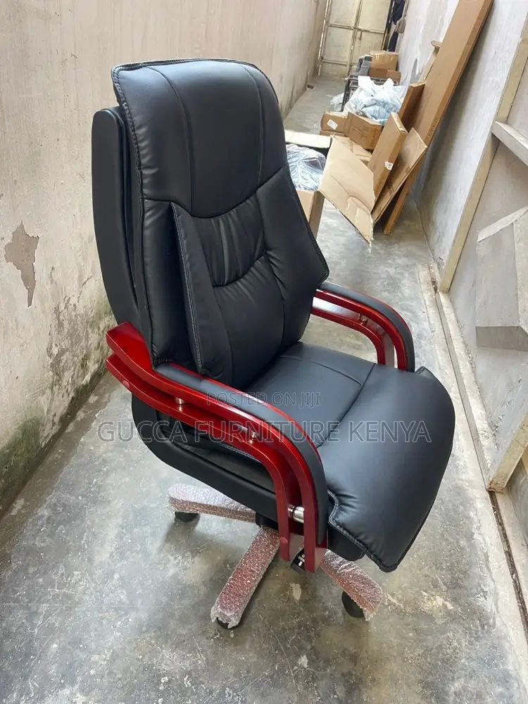 Office Chairs: High Back Casual Leather Executive Staff Seat