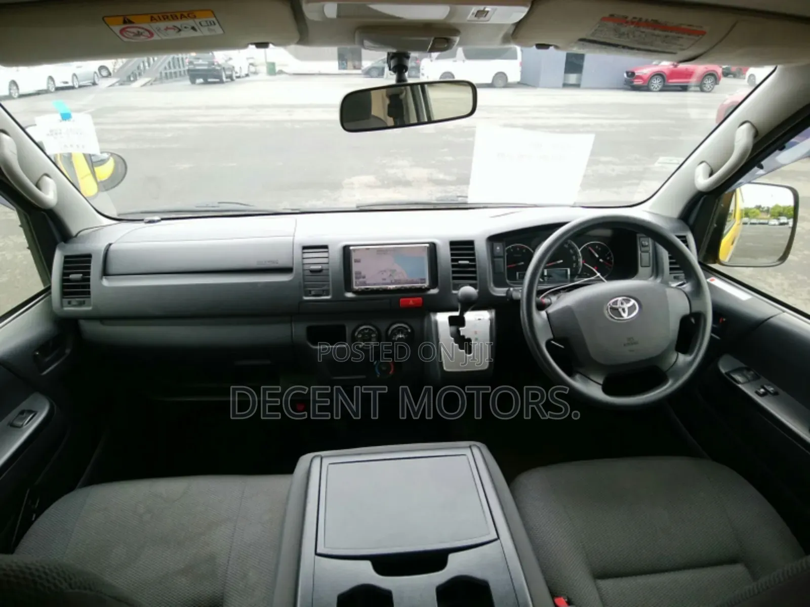 Toyota HiAce 2018 Yellow
