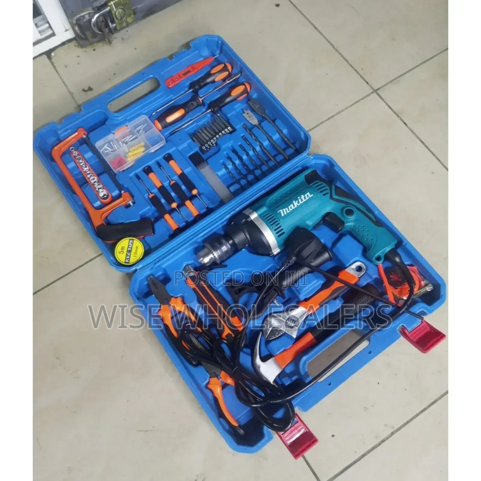 Makita 108 Pcs Toolset 
Electric Powered 
710w