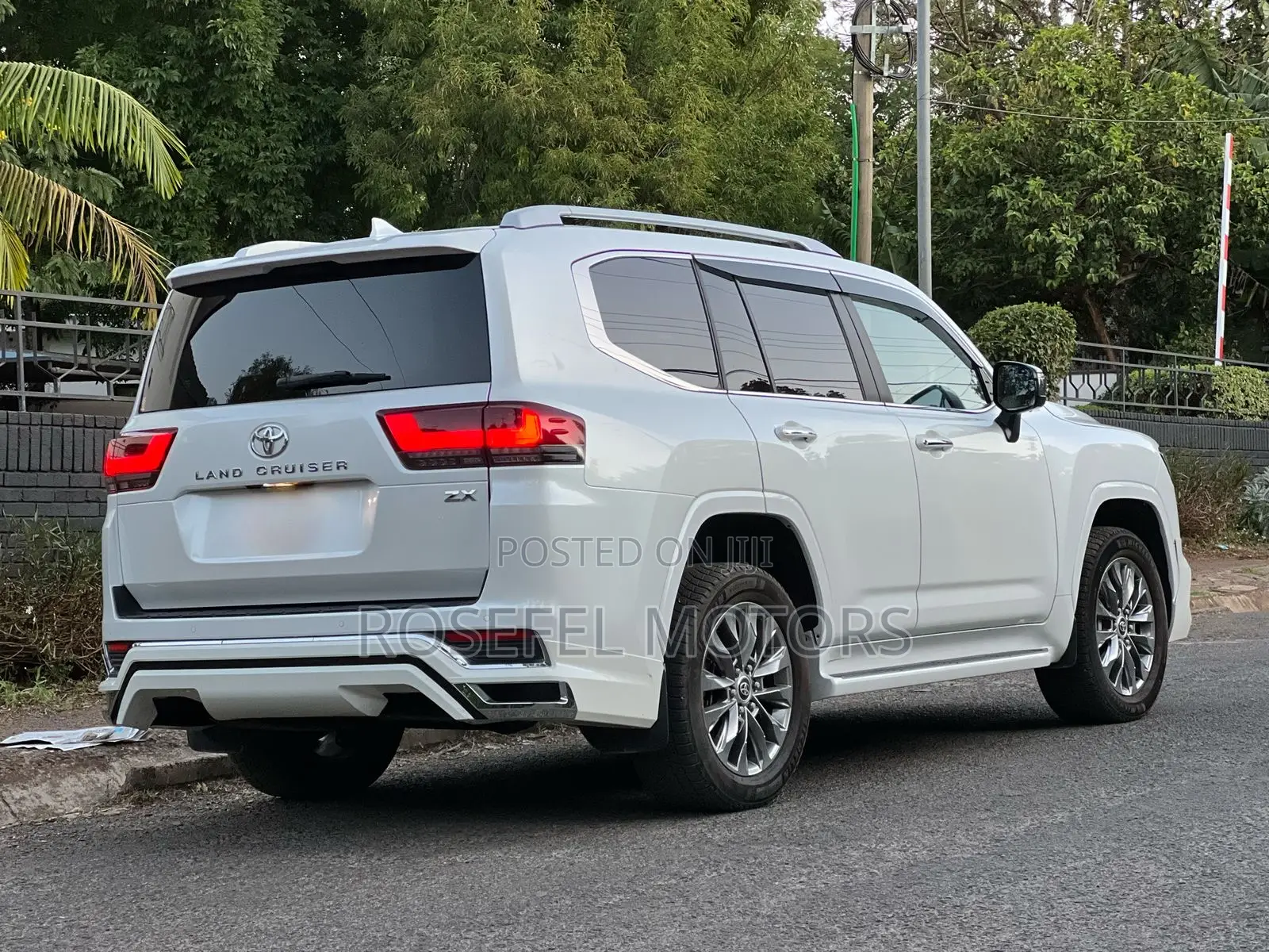 Toyota Land Cruiser 2022 Pearl