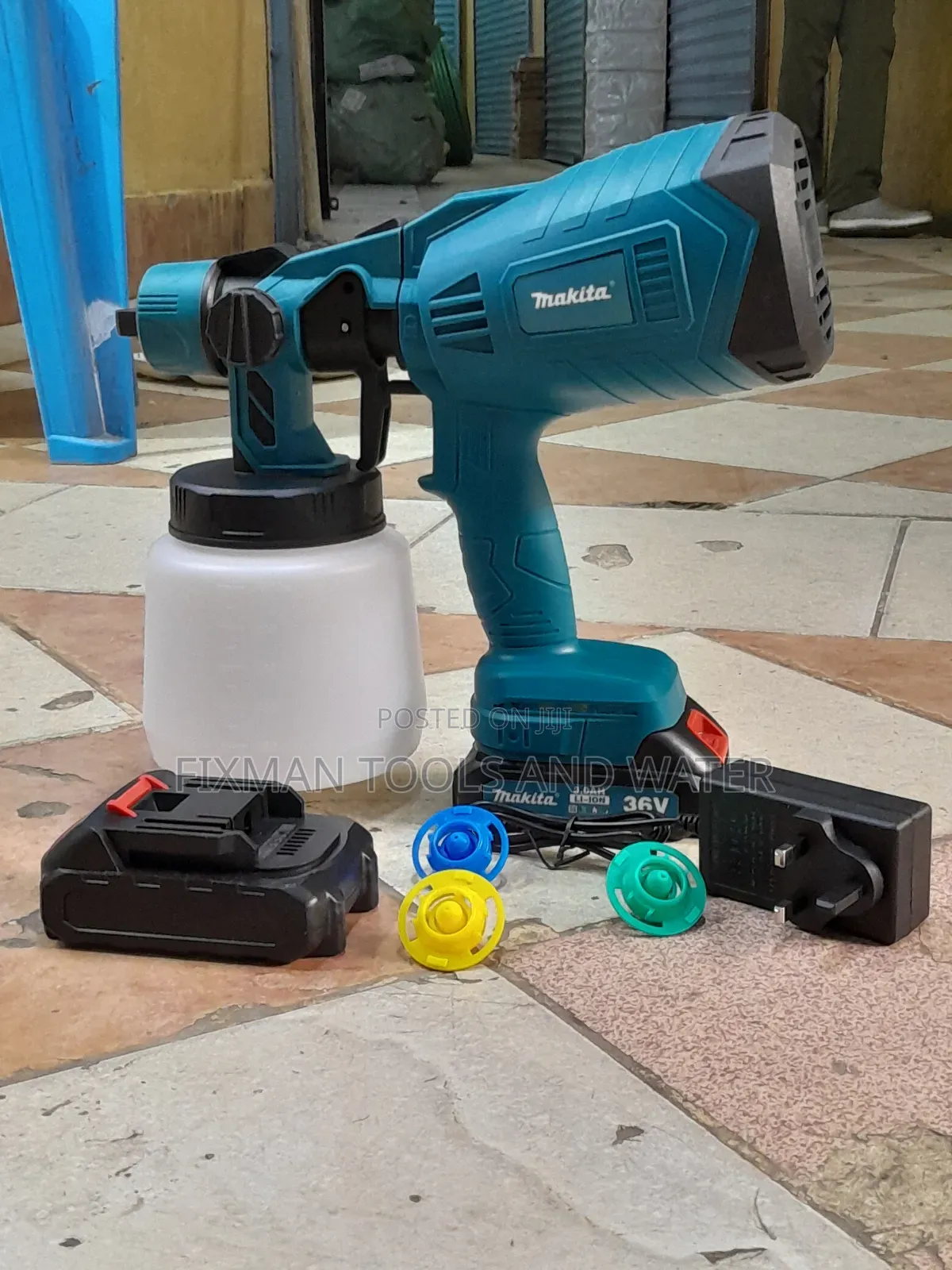 Makita Cordless Spray Gun 2 Battery Accessory and Charge Fine Finish