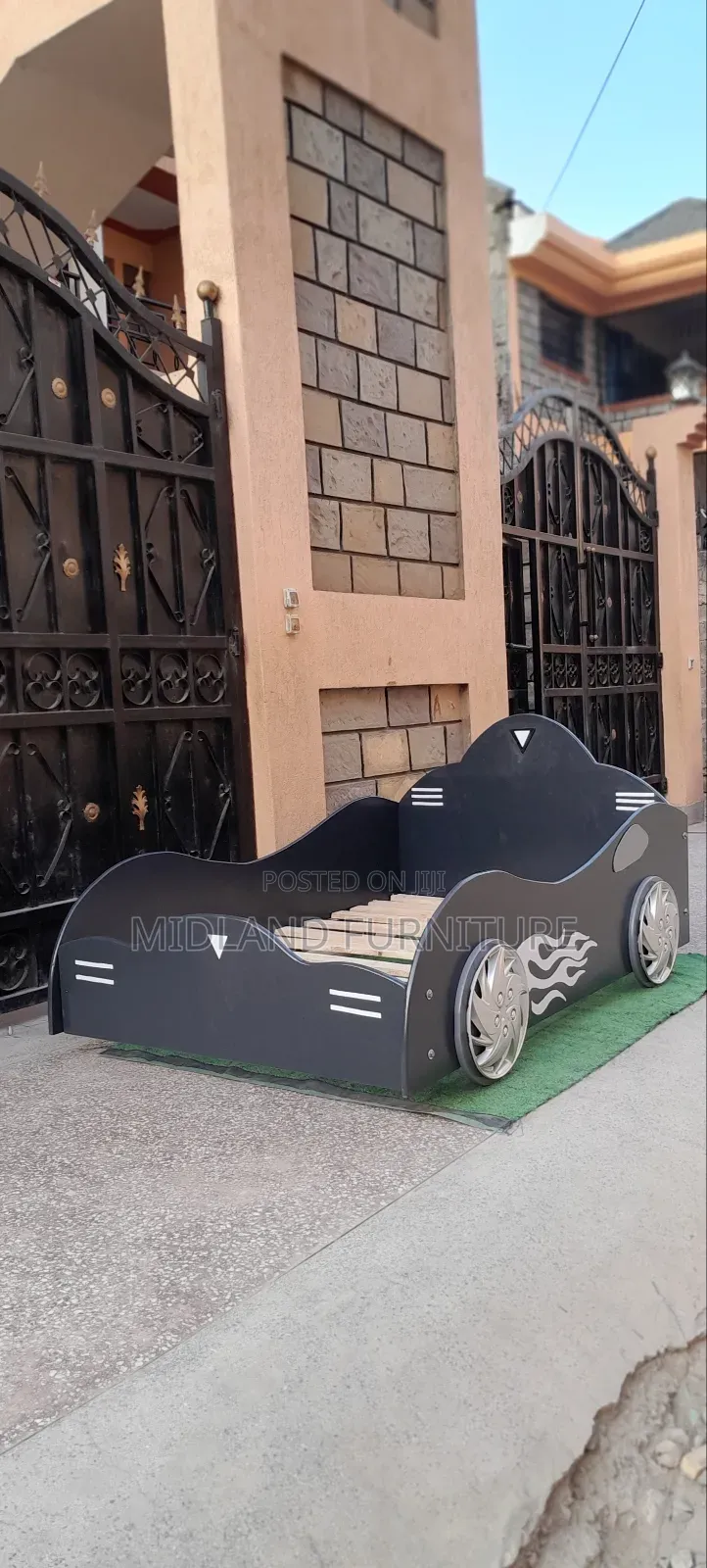 Carson Kids Car Bed / Grey Car Themed Bed for Children