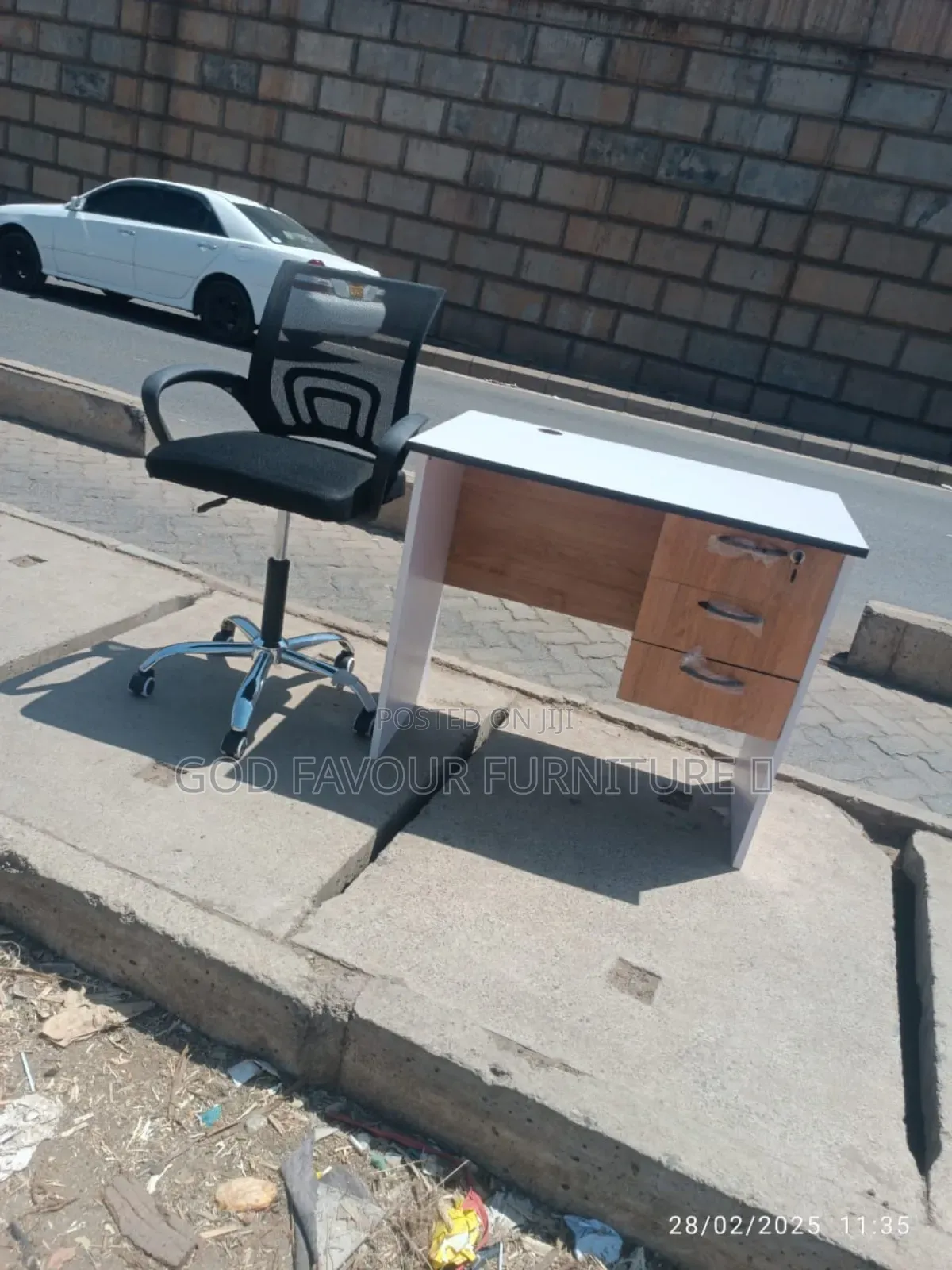 Quality Brand Office Desk 0.9m With Mesh Chair Df4wz