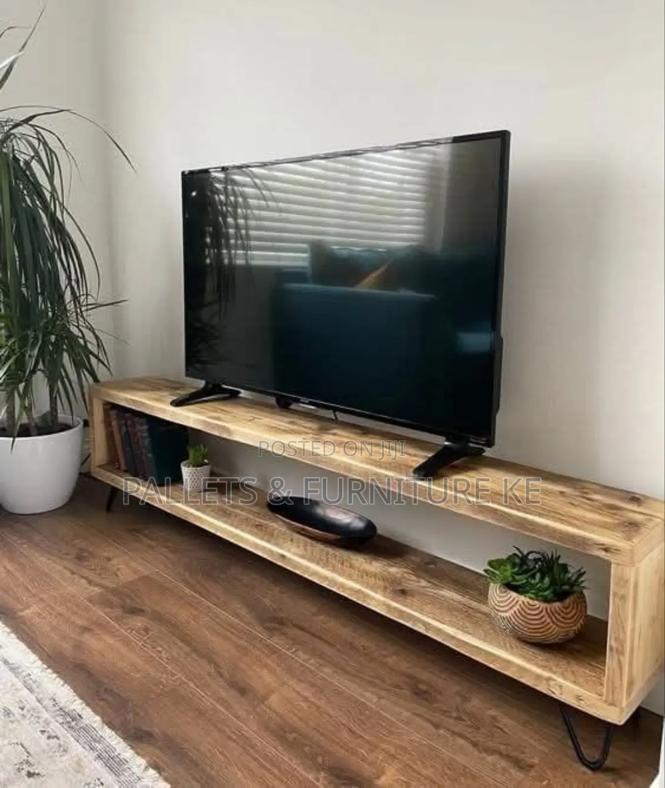 Mod-vue Entertainment Stand