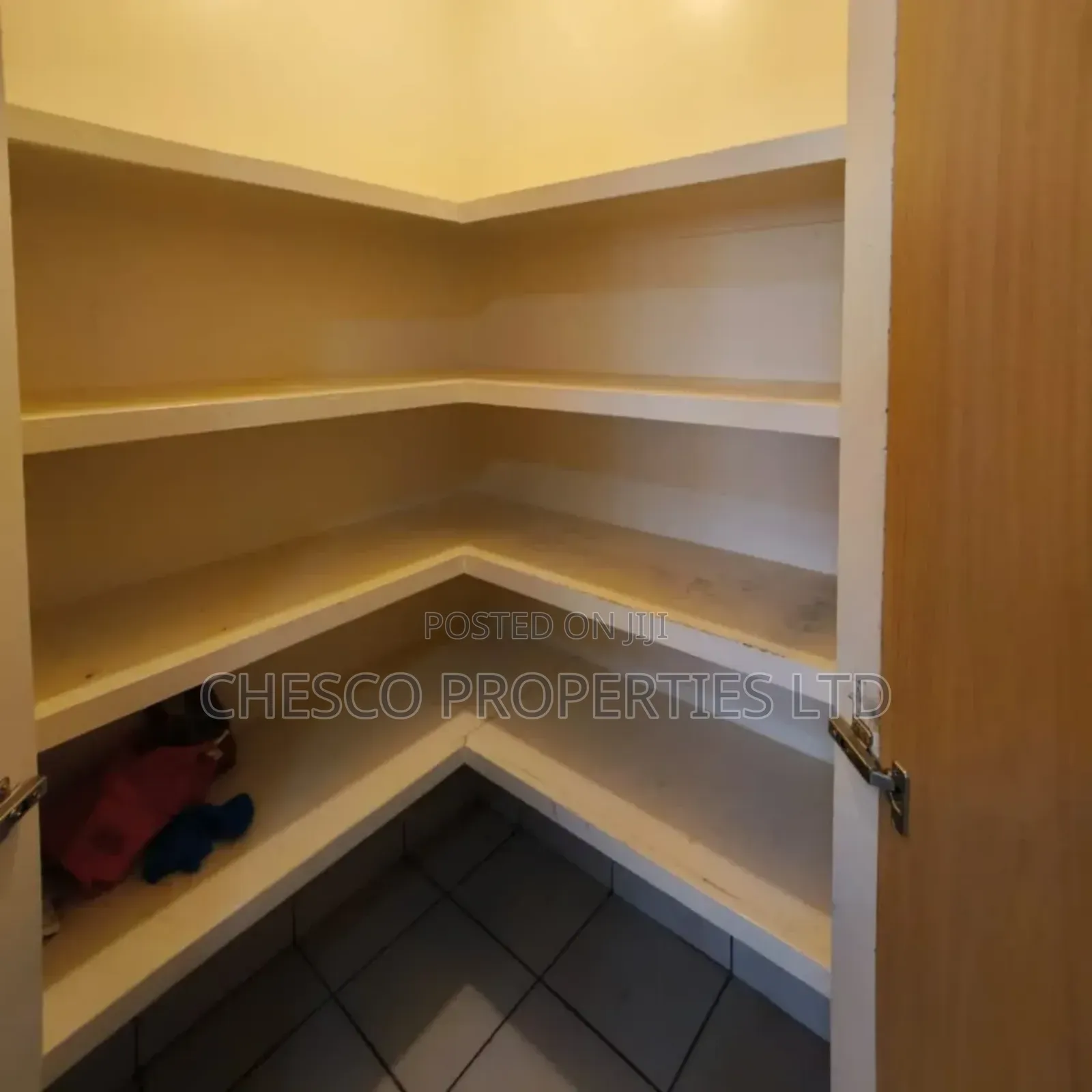 3bdrm Apartment in Oledume Rd, Kilimani for rent