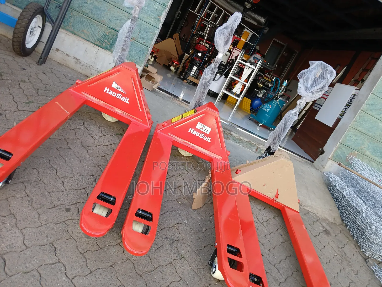 Hand Pallet Jack . - Manual Pallet Trolley. 3000kg .
