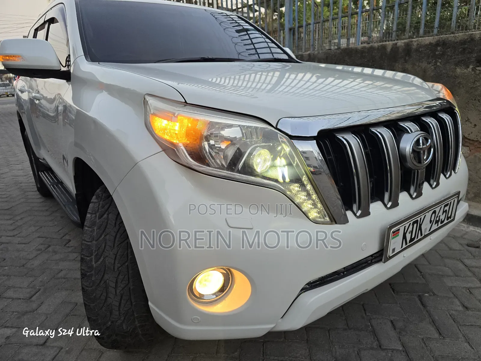 Toyota Land Cruiser Prado 2015 Off white