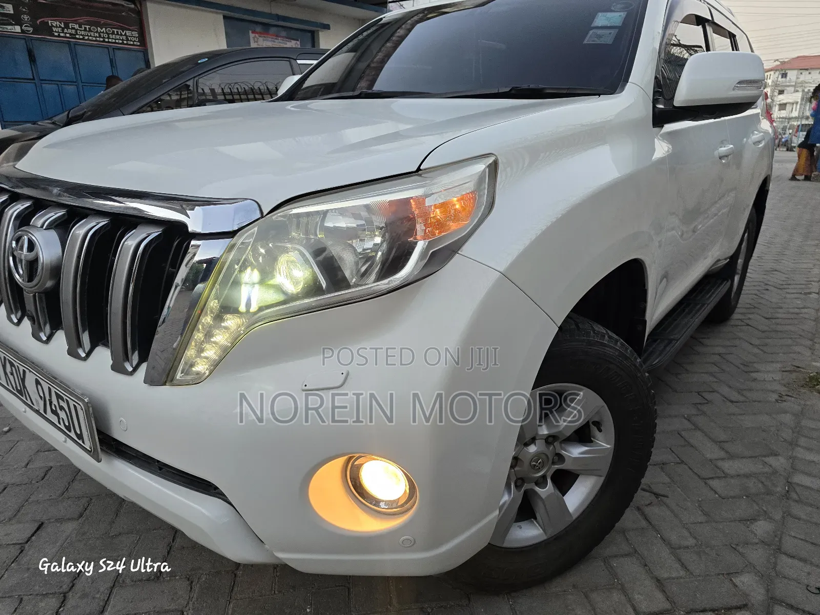 Toyota Land Cruiser Prado 2015 Off white