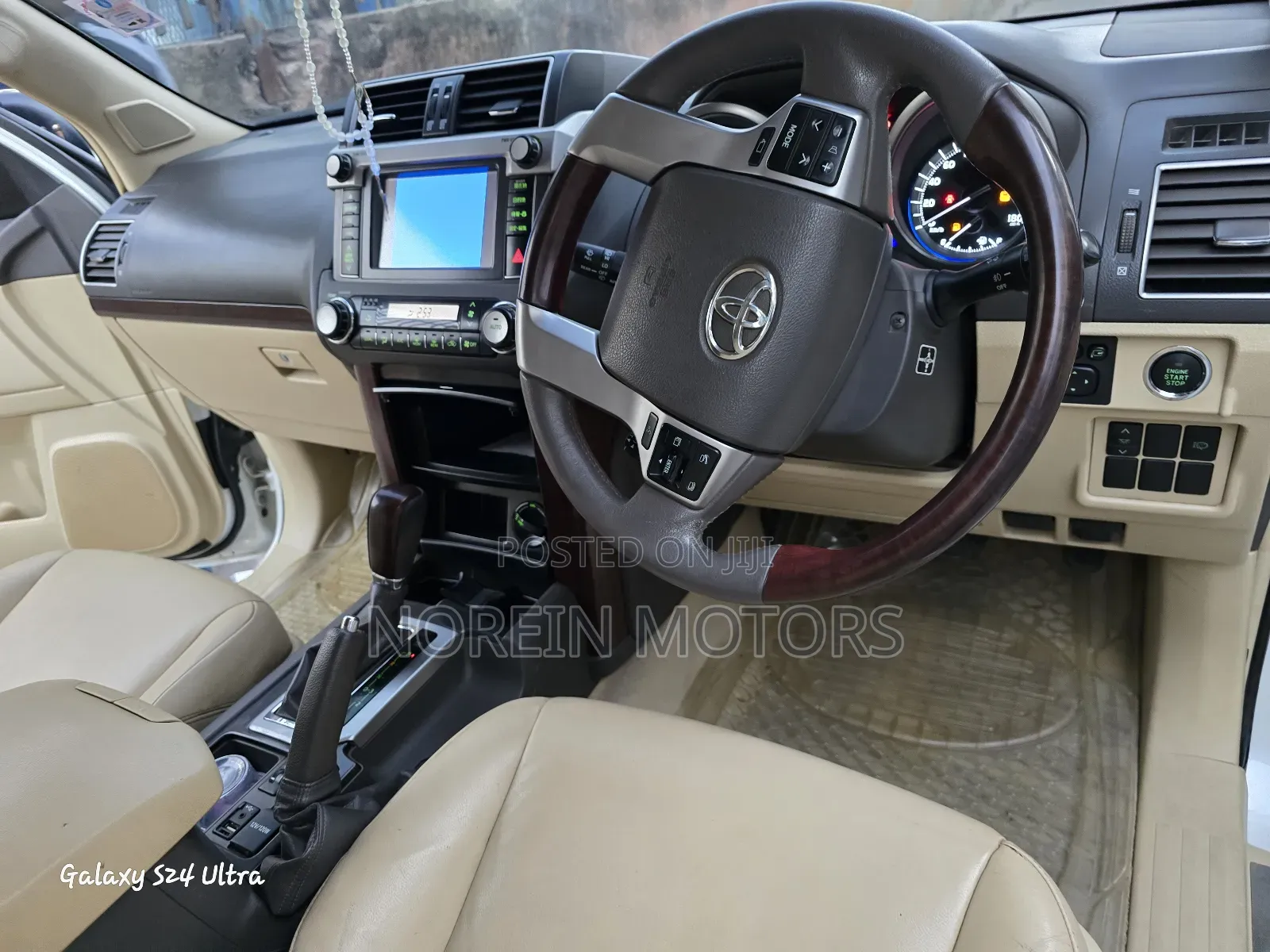 Toyota Land Cruiser Prado 2015 Off white