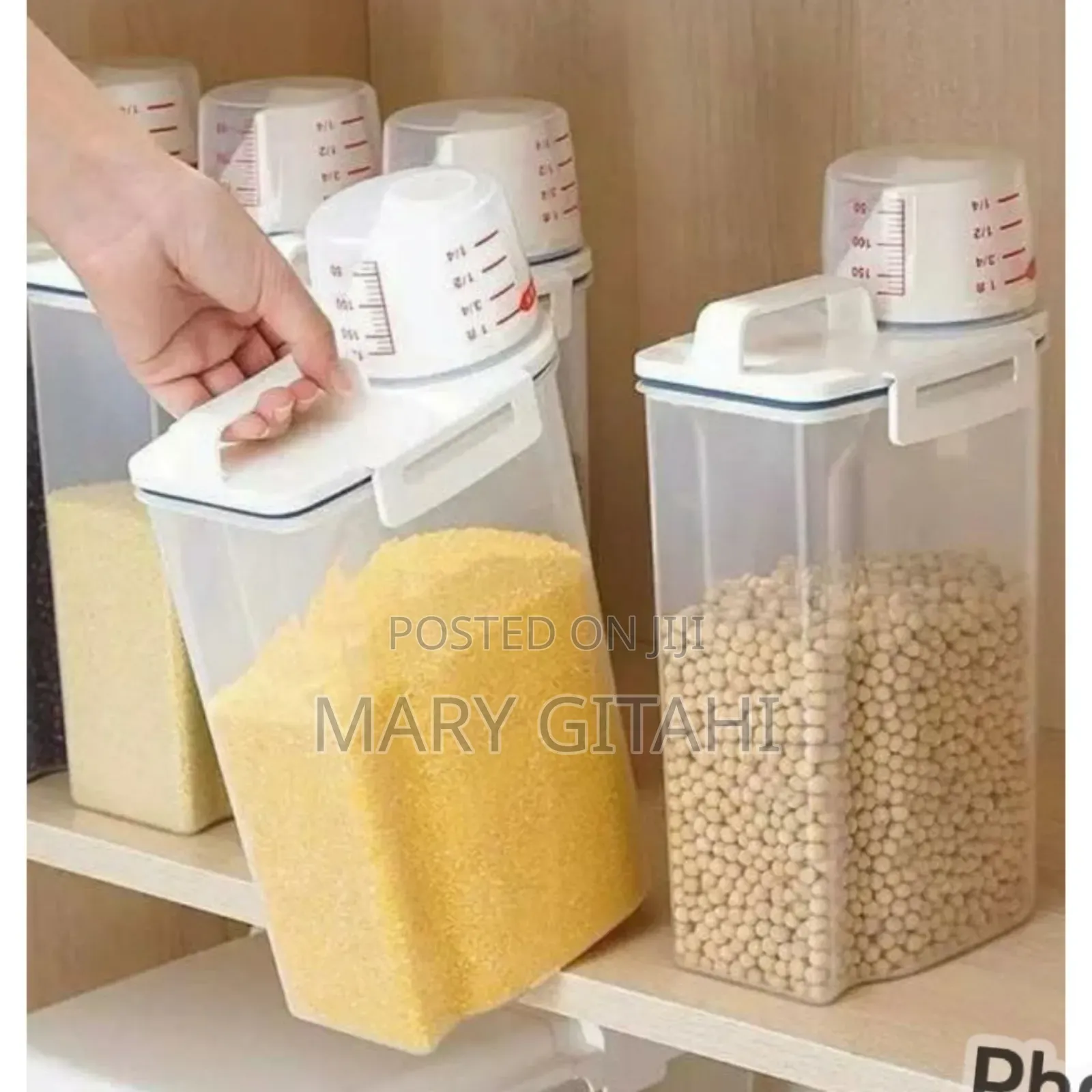 *Cereal Storage Container With Measuring Cup and Handle