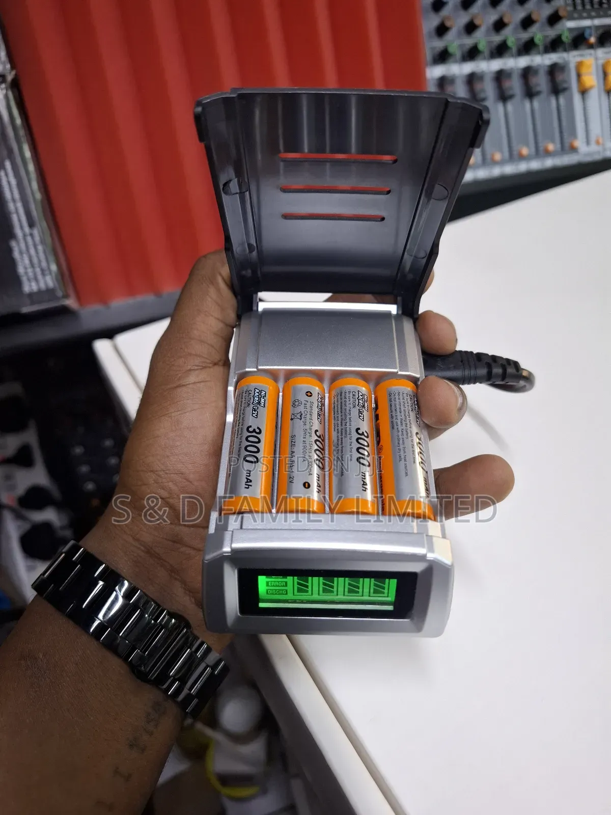 Smart Aa/Aaa Battery Charger