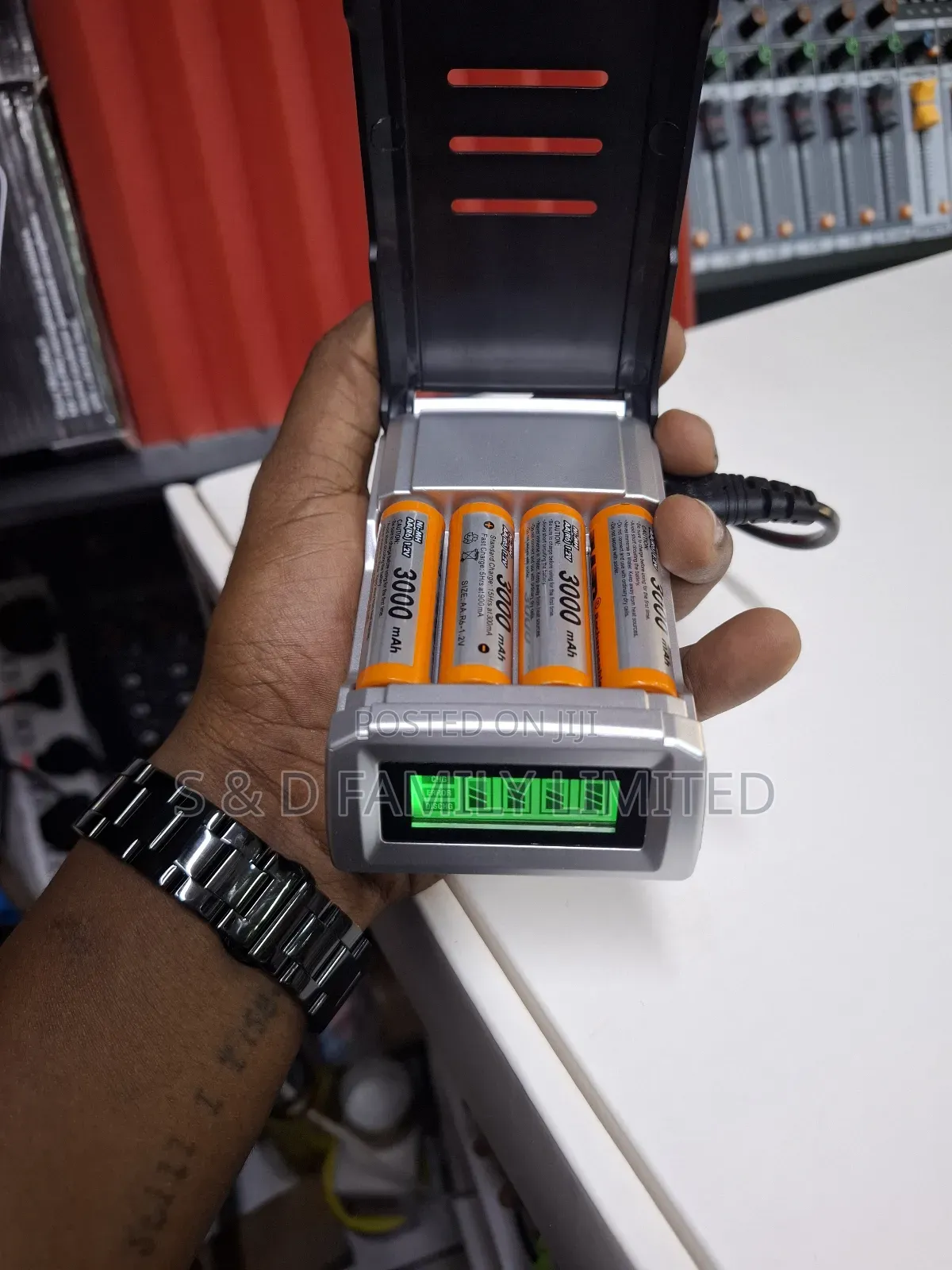 Smart Aa/Aaa Battery Charger