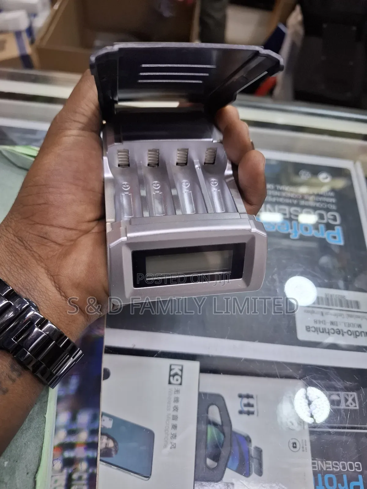 Smart Aa/Aaa Battery Charger