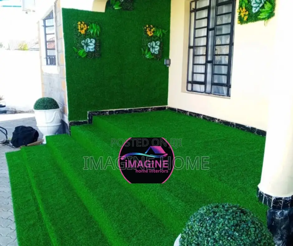 Backyard Artificial Grass Carpet Decor on the Wall and Floor