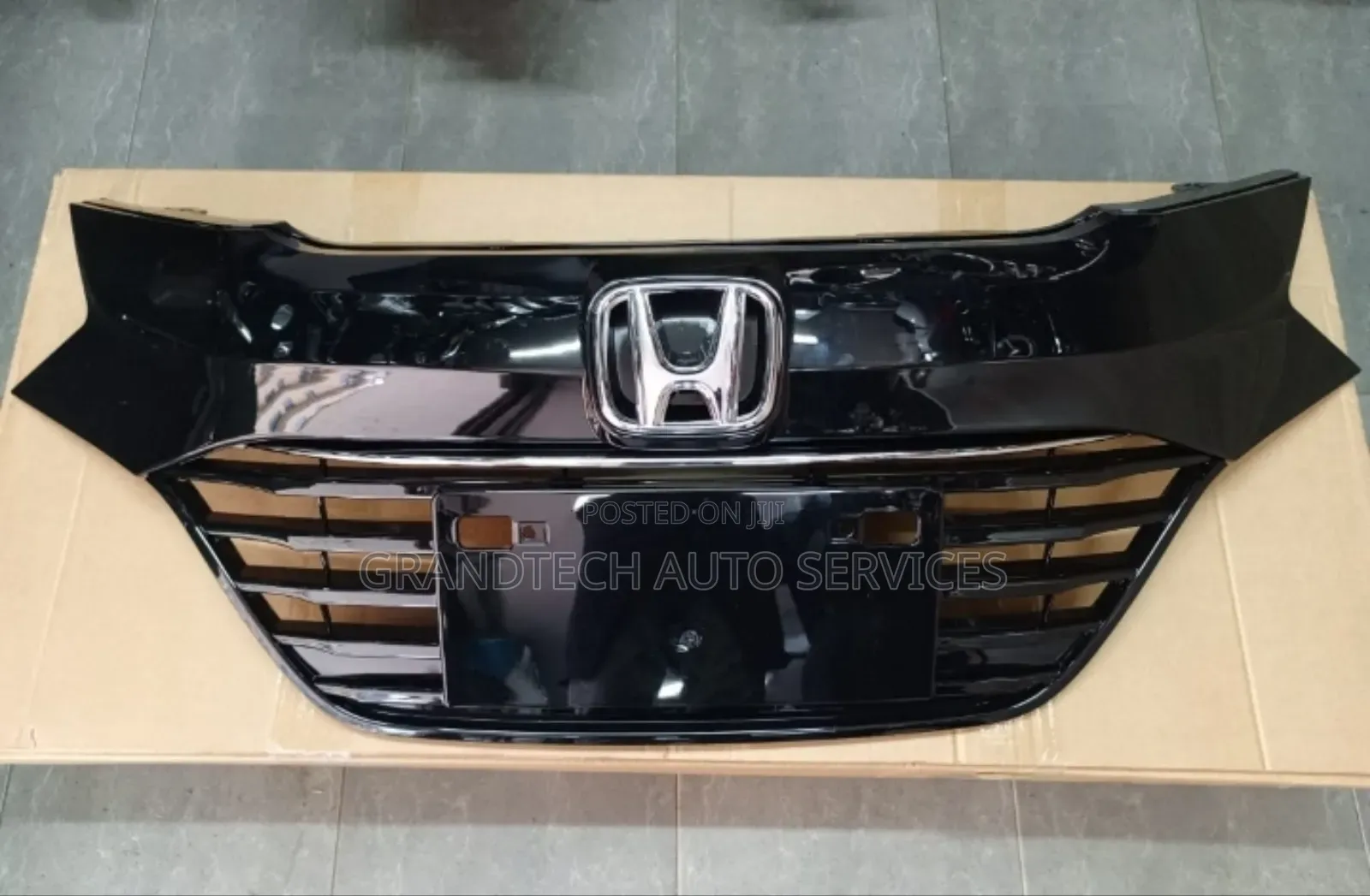 Blacked Honda Vezel 2015/2016 Grille