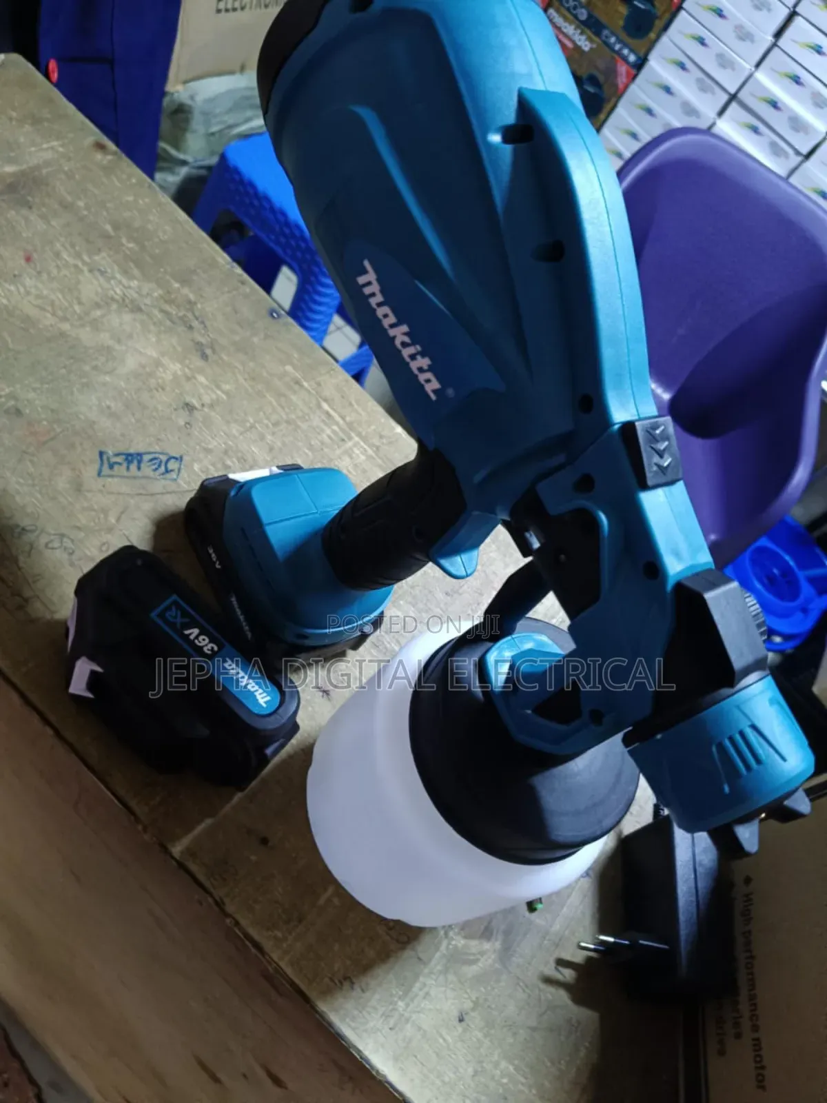 Cordless Makita Spray Gun