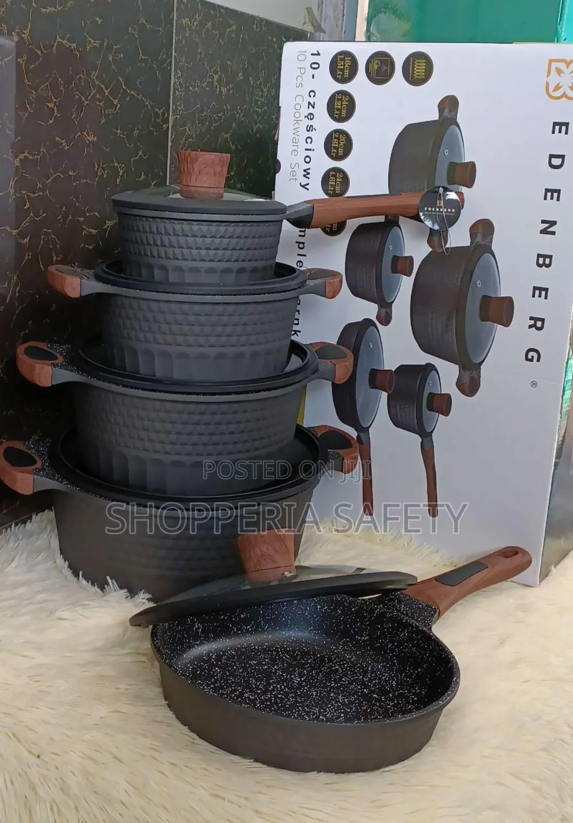 Black Cookware With Brown Lids