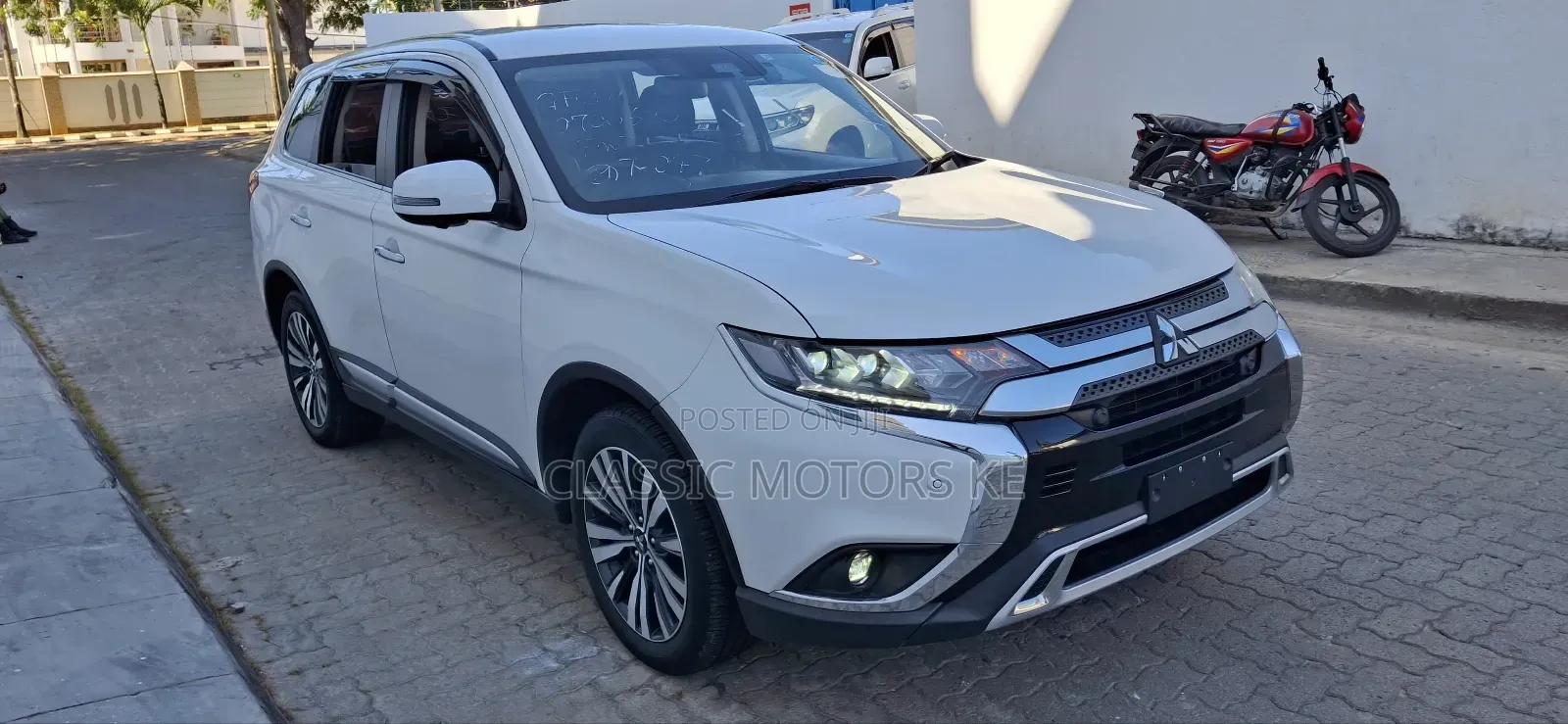 Mitsubishi Outlander SEL AWC 2019 White