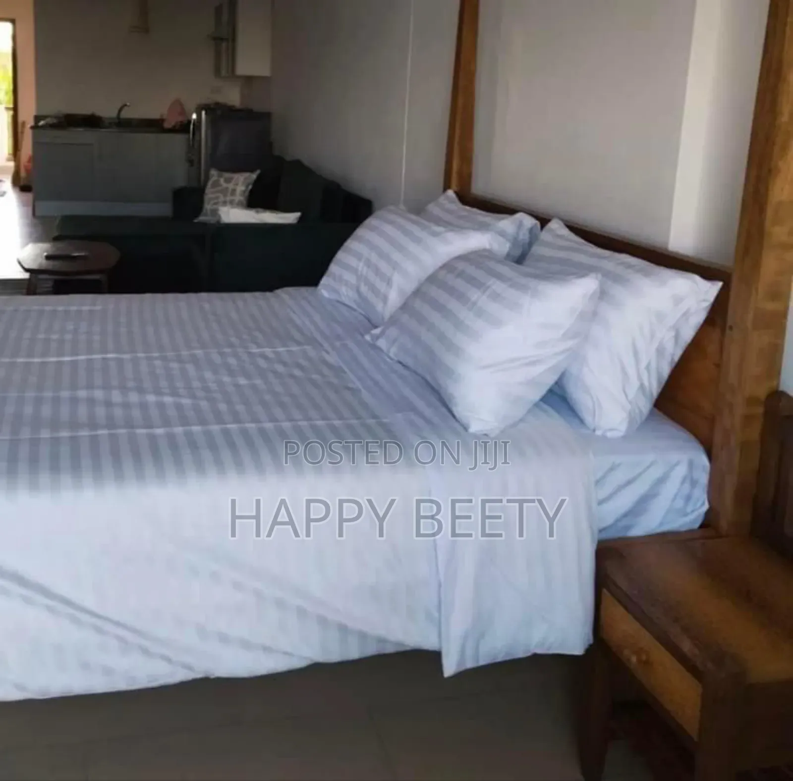 Quality Stripped White Cotton Bedsheet Set