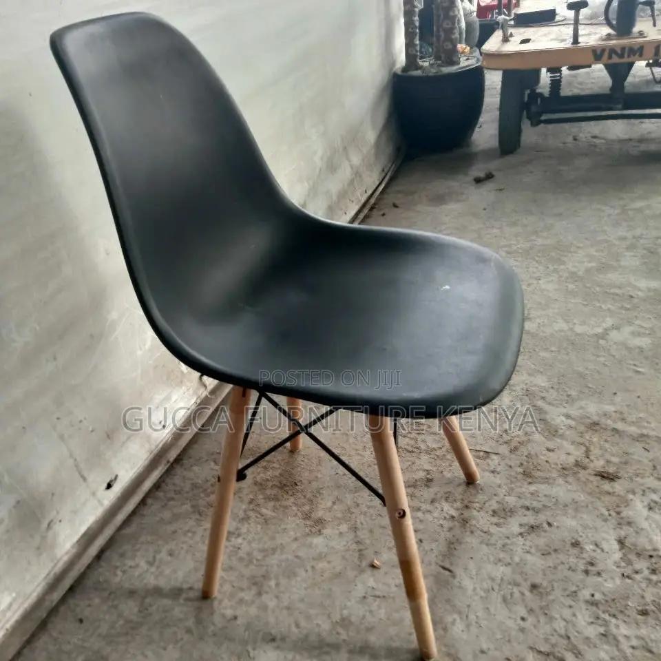 Home Chairs: Simple Plastic Home Office Coffee Chair