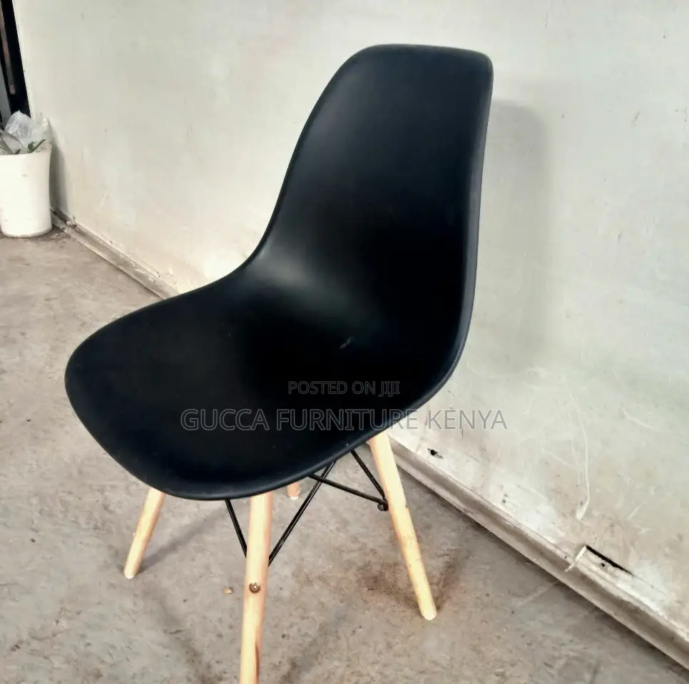 Home Chairs: Simple Plastic Home Office Coffee Chair