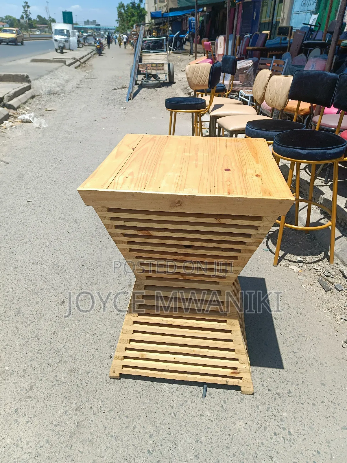 Pallet High Bar Table 