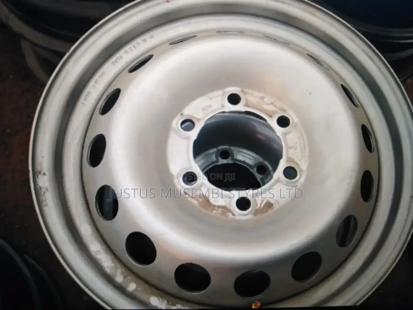 Hillux Metallic Rims Size 16