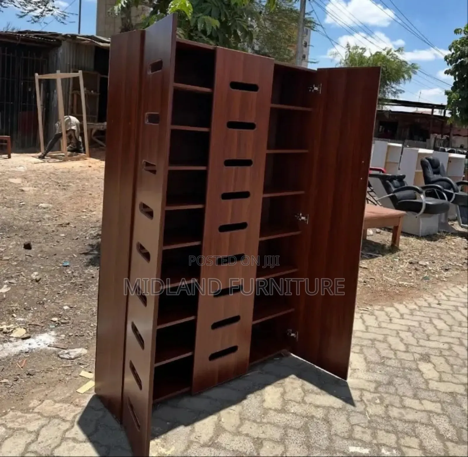 Shoe Rack With 3 Doors.