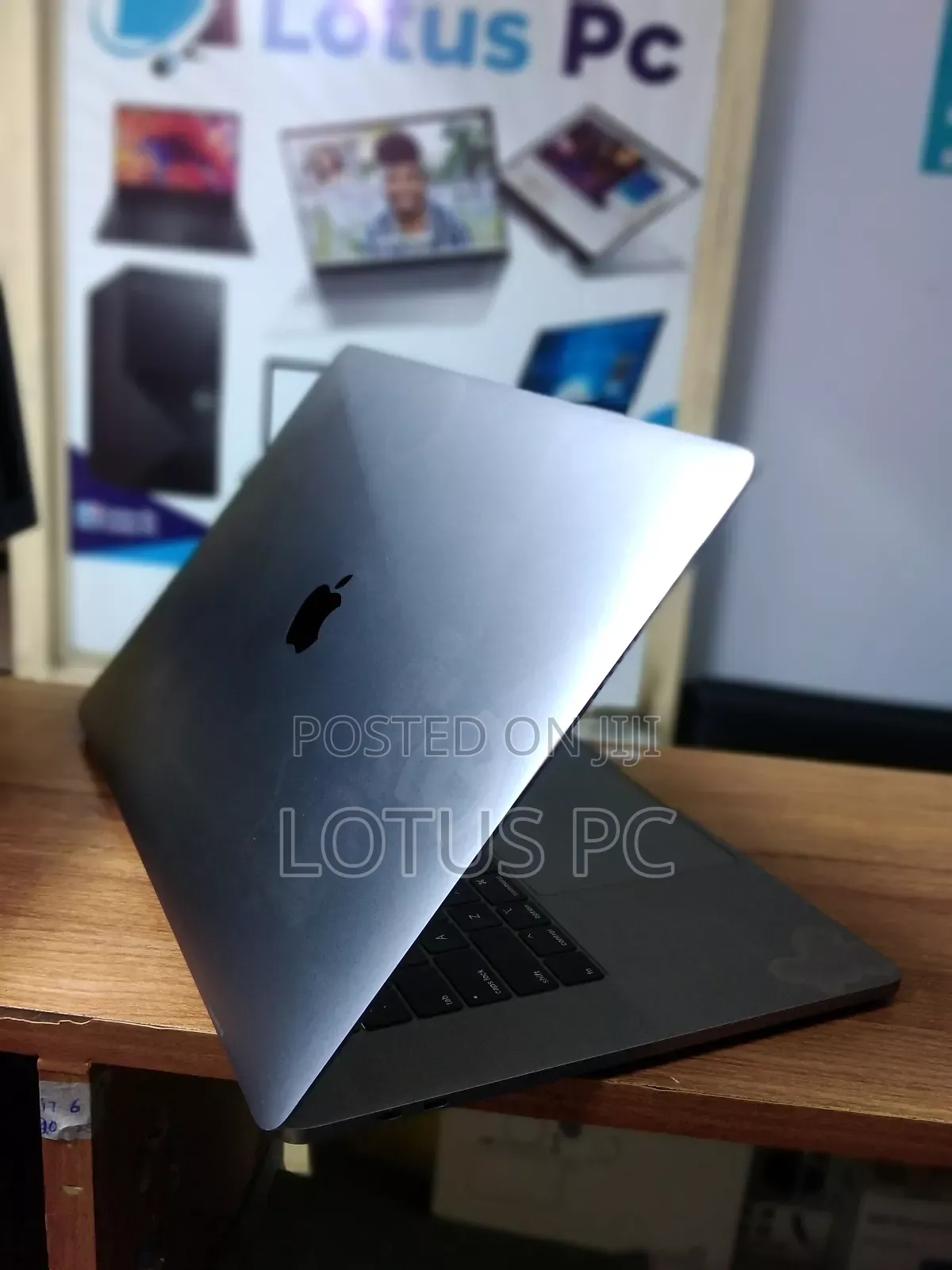 Laptop Apple MacBook Pro 2018 32GB Intel Core I9 SSD 512GB