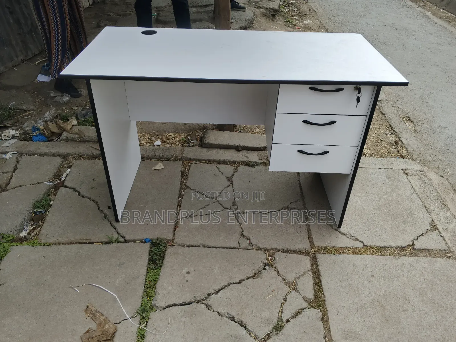 1.2m White And Black Office/Study Desk