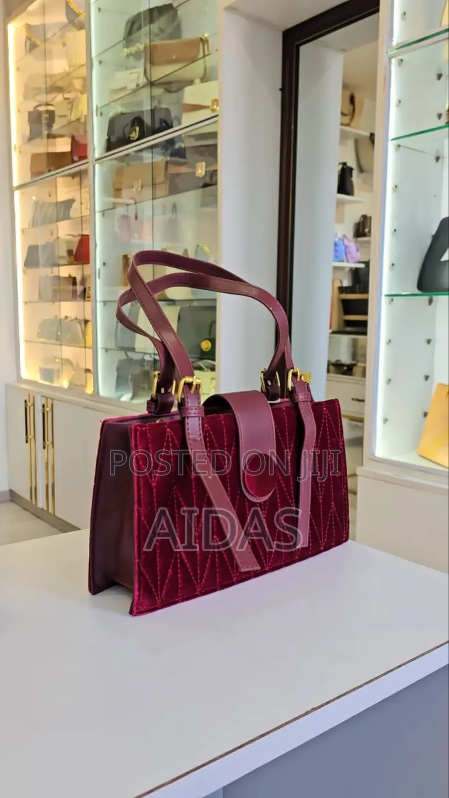 Simple but Classy High Quality Handbag