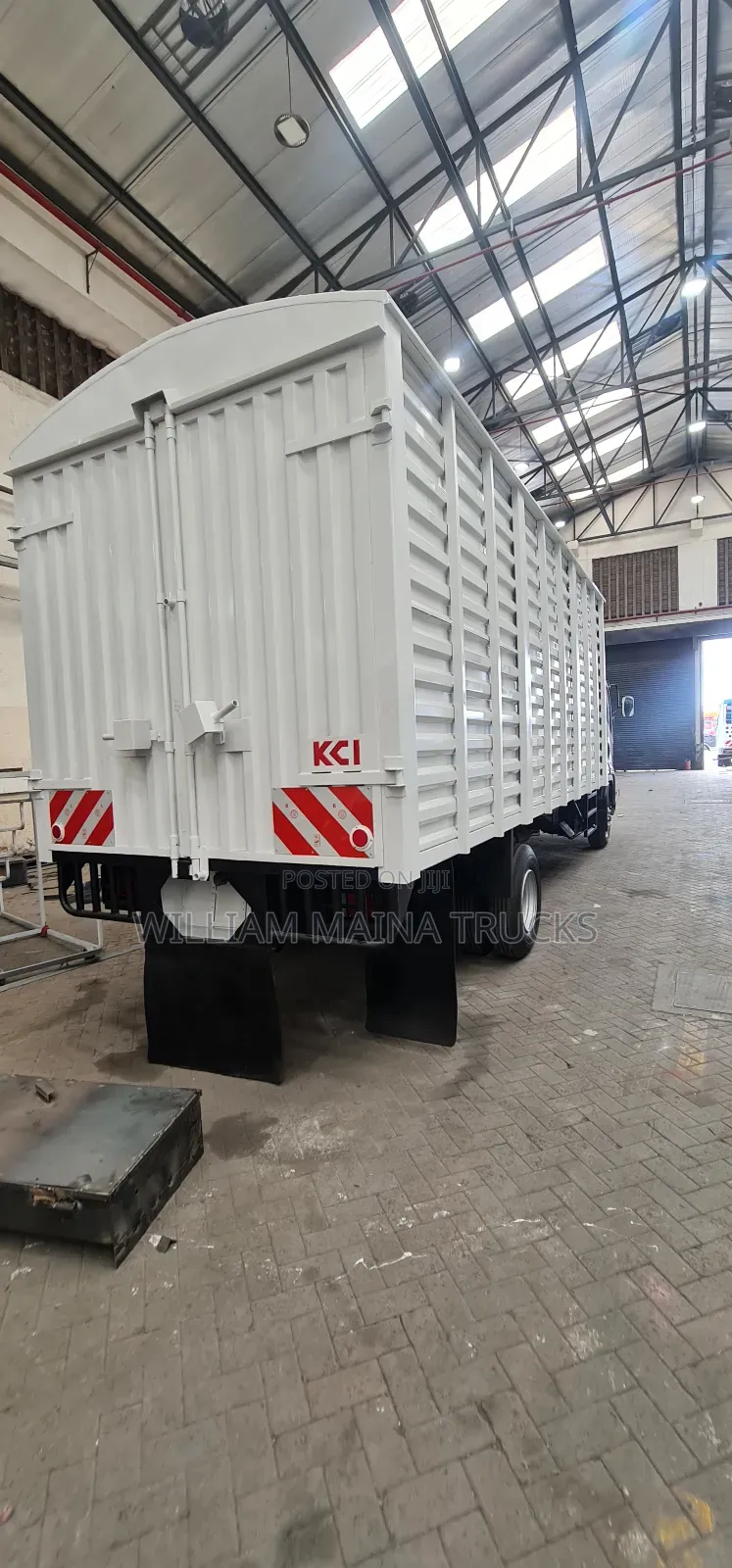 Isuzu Frr 90 2025 White