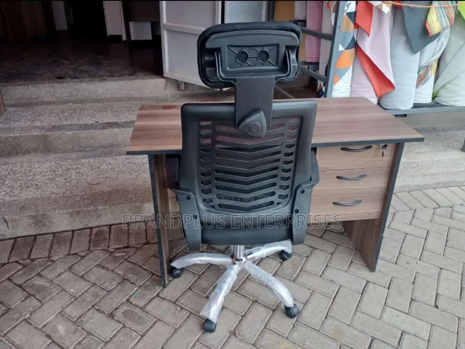 Office Desk And Headrest Chair