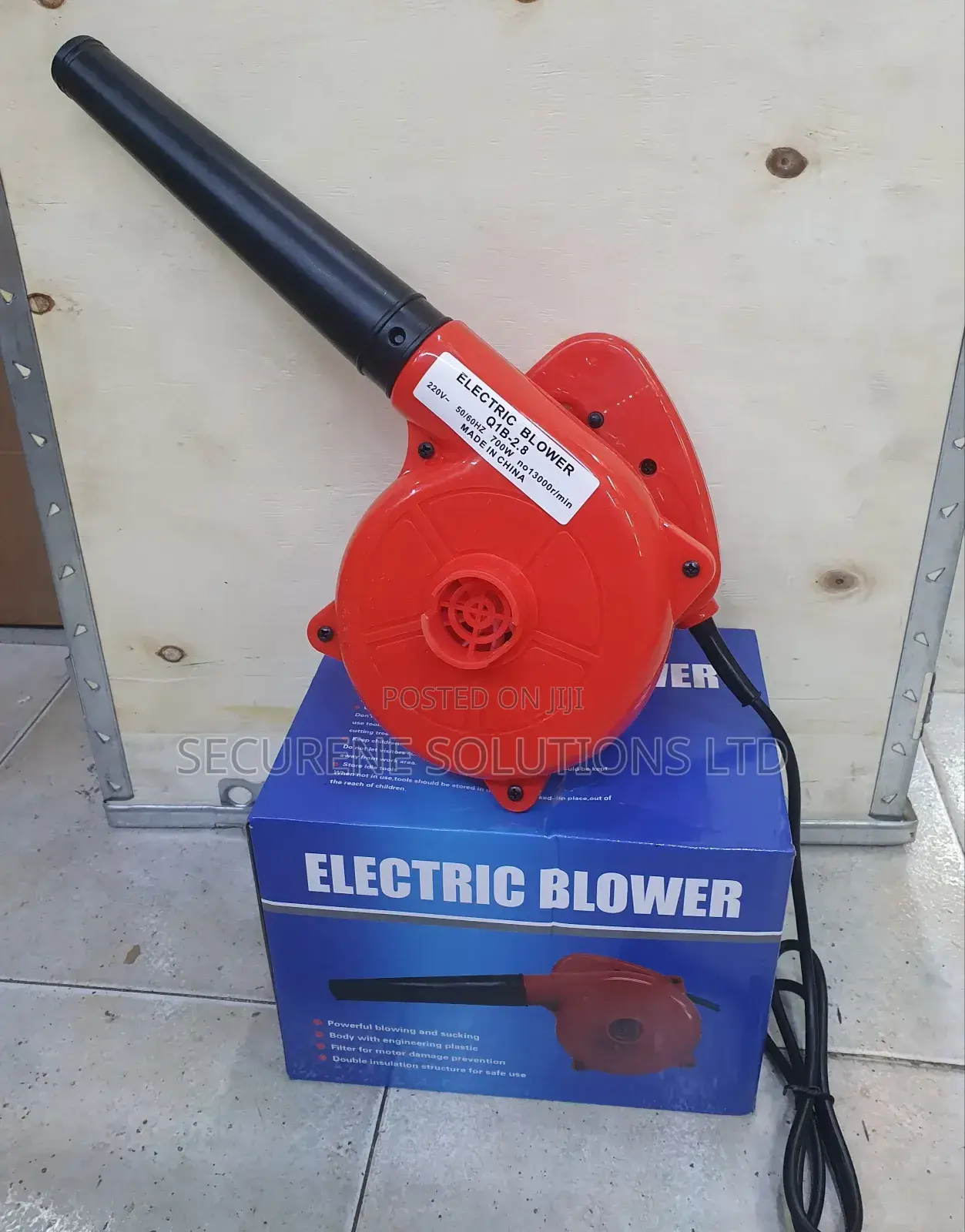 The QLB-2.8 700w Electric Blower